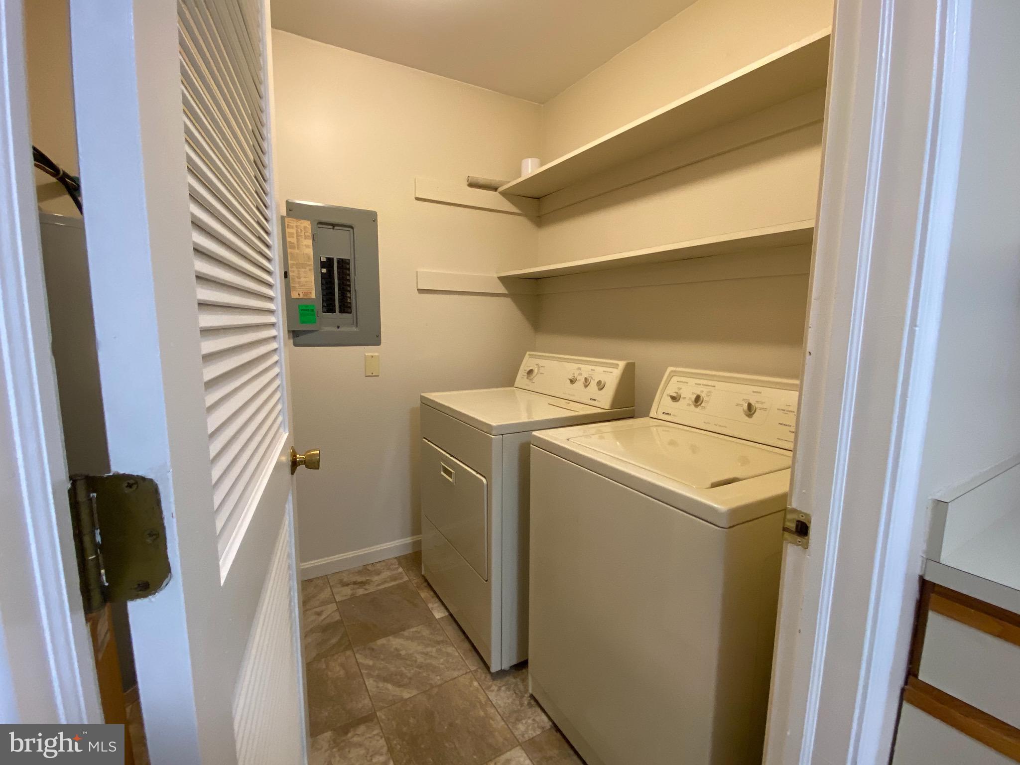 SEVEN OAKS - Residential