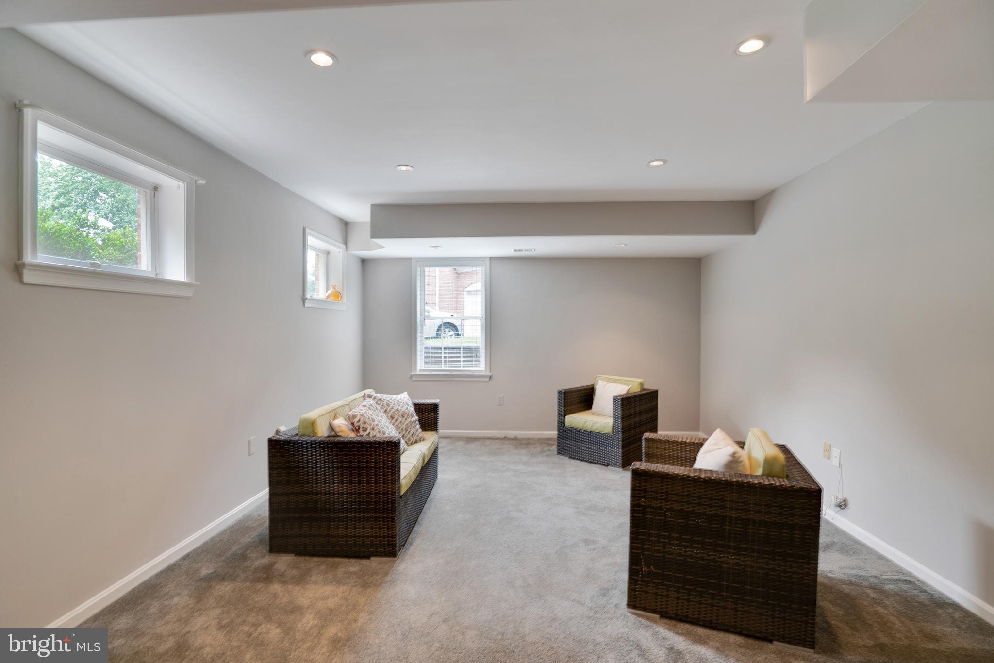 TIMBERLY SOUTH - Residential Lease