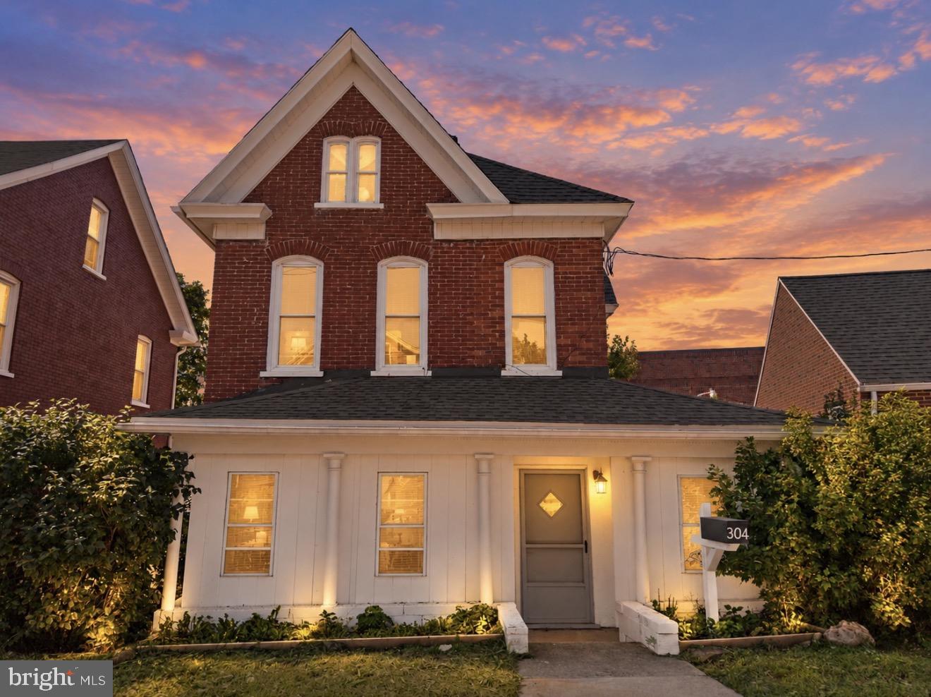 304 POPLAR STREET