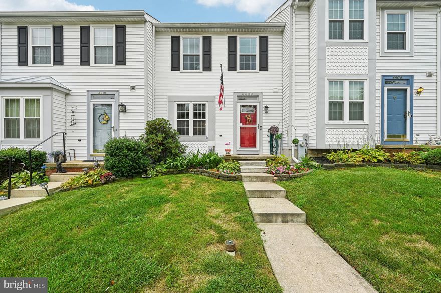 Welcome home to this stunning townhome ideal for entertaining! Step inside to find an open-concept layout flooded with natural light, showcasing updated finishes and thoughtful design. The gourmet kitchen is a chef’s dream, featuring stainless steel appliances (2020), quartz countertops, and a spacious center island. The adjoining family room boasts a cozy fireplace and custom accent wall. Upstairs, three generously sized bedrooms and two full bathrooms provide ample space for rest and relaxation. The primary suite boasts a luxurious updated en-suite bathroom with subway tile. The lower level includes additional entertaining space with a rec room, fourth bedroom and full bathroom. The fully fenced yard includes a Trex deck and paver patio perfect for enjoying the outdoors. Updates include roof (2017), windows (2015 with lifetime transferable warranty, flooring (2020). Do not miss this opportunity! Schedule your showing today.
