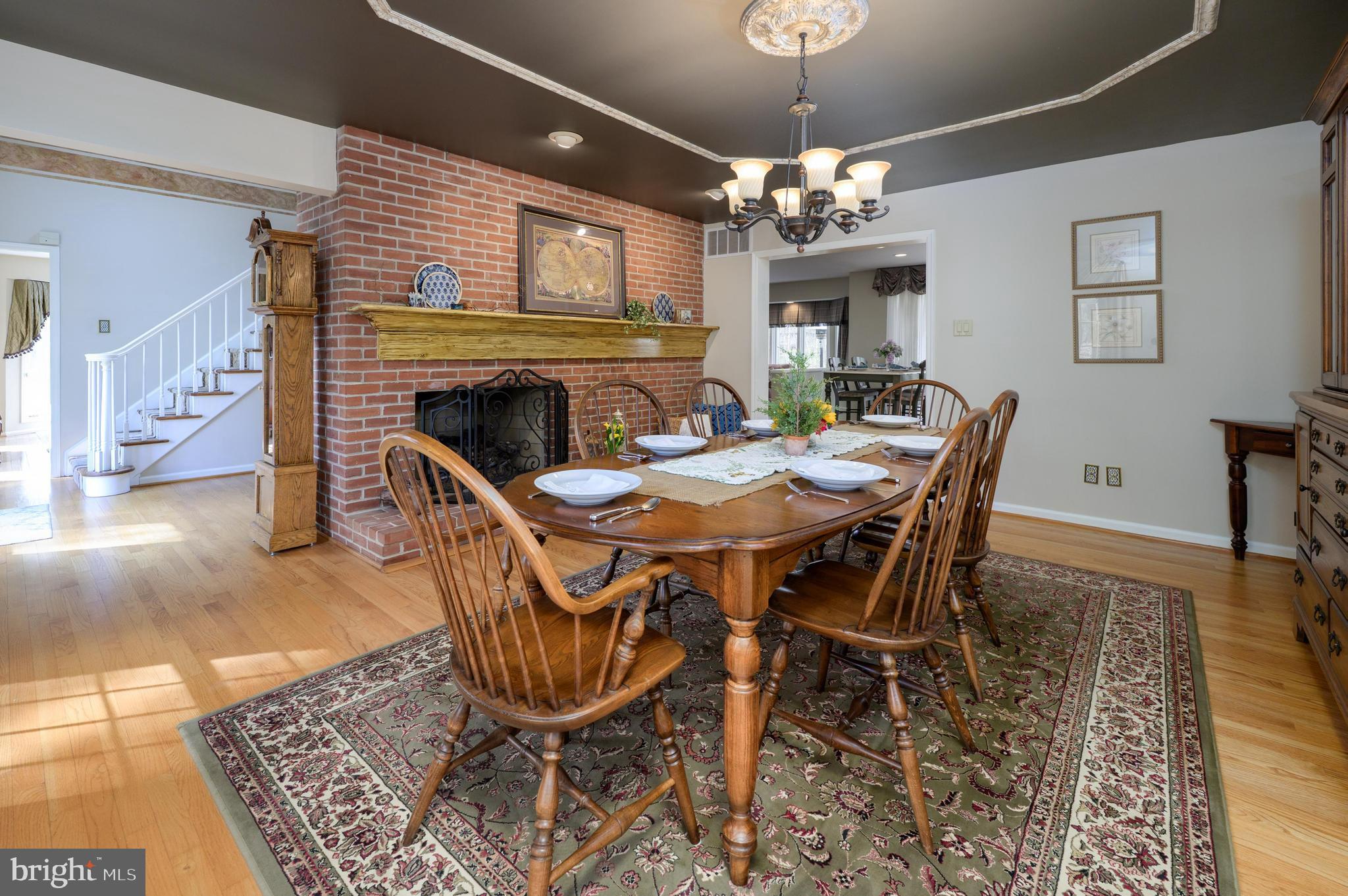 39 GLEN LAKE DRIVE