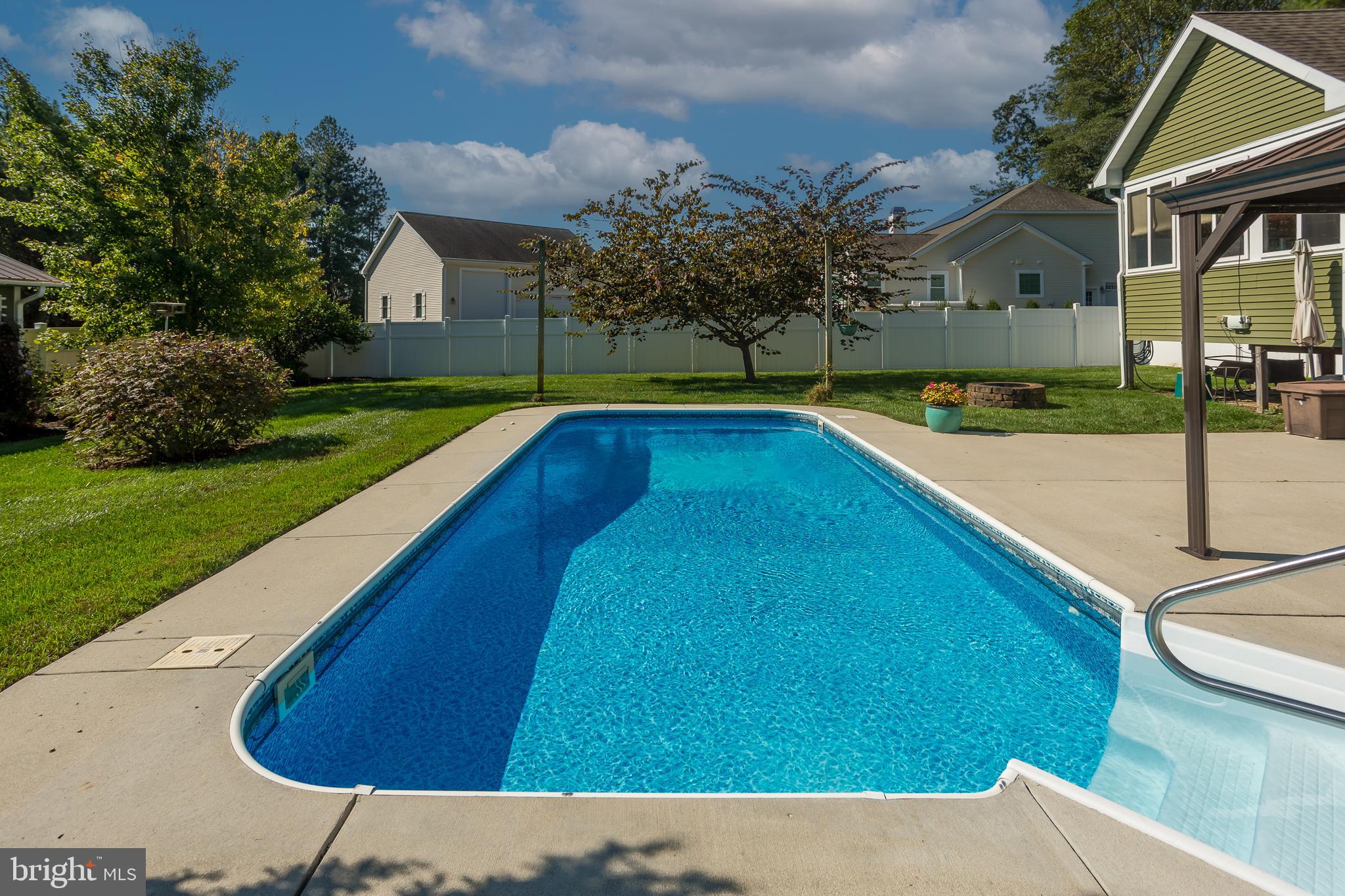 PINEWATER WOODS - Residential