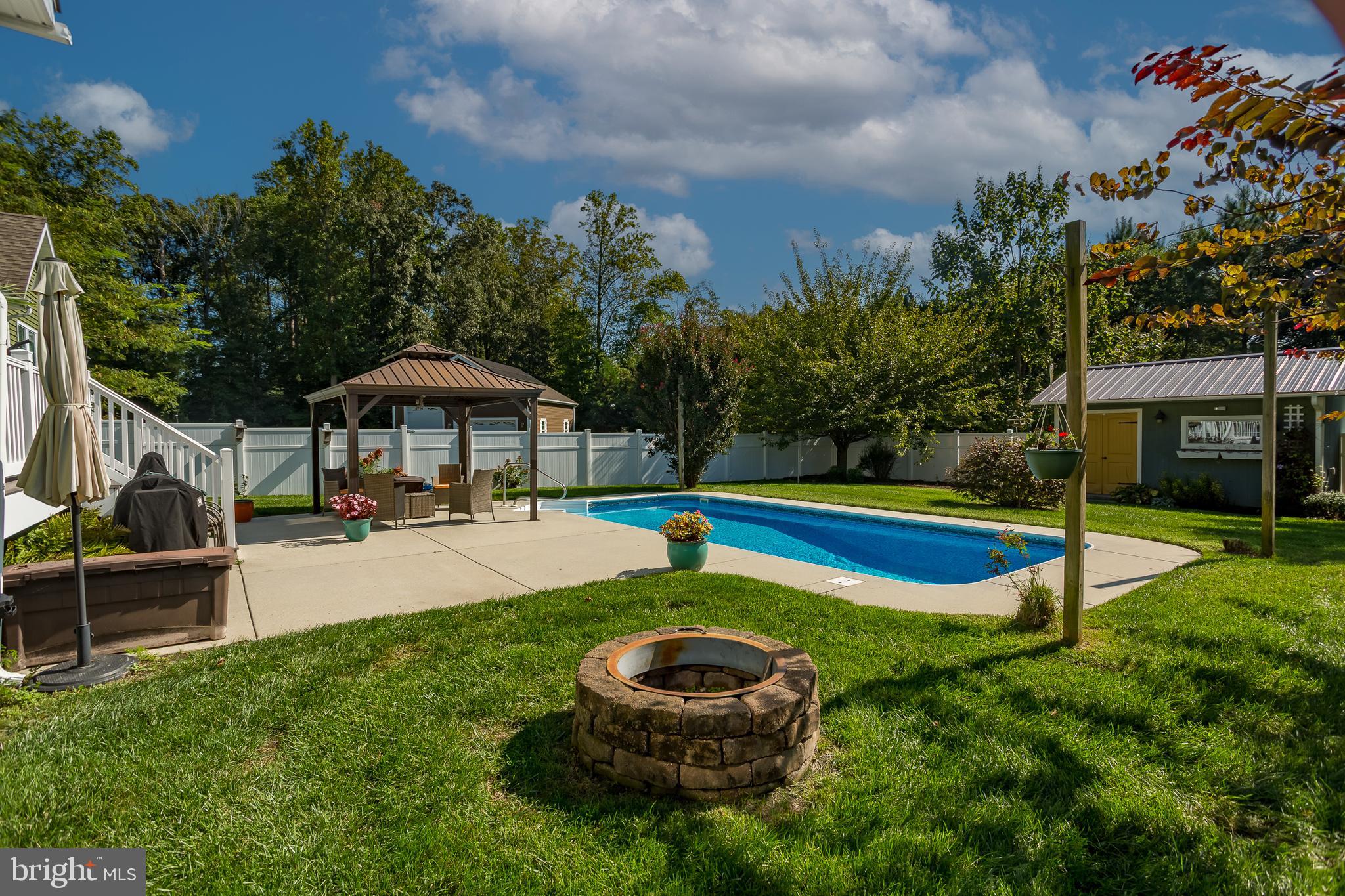 PINEWATER WOODS - Residential