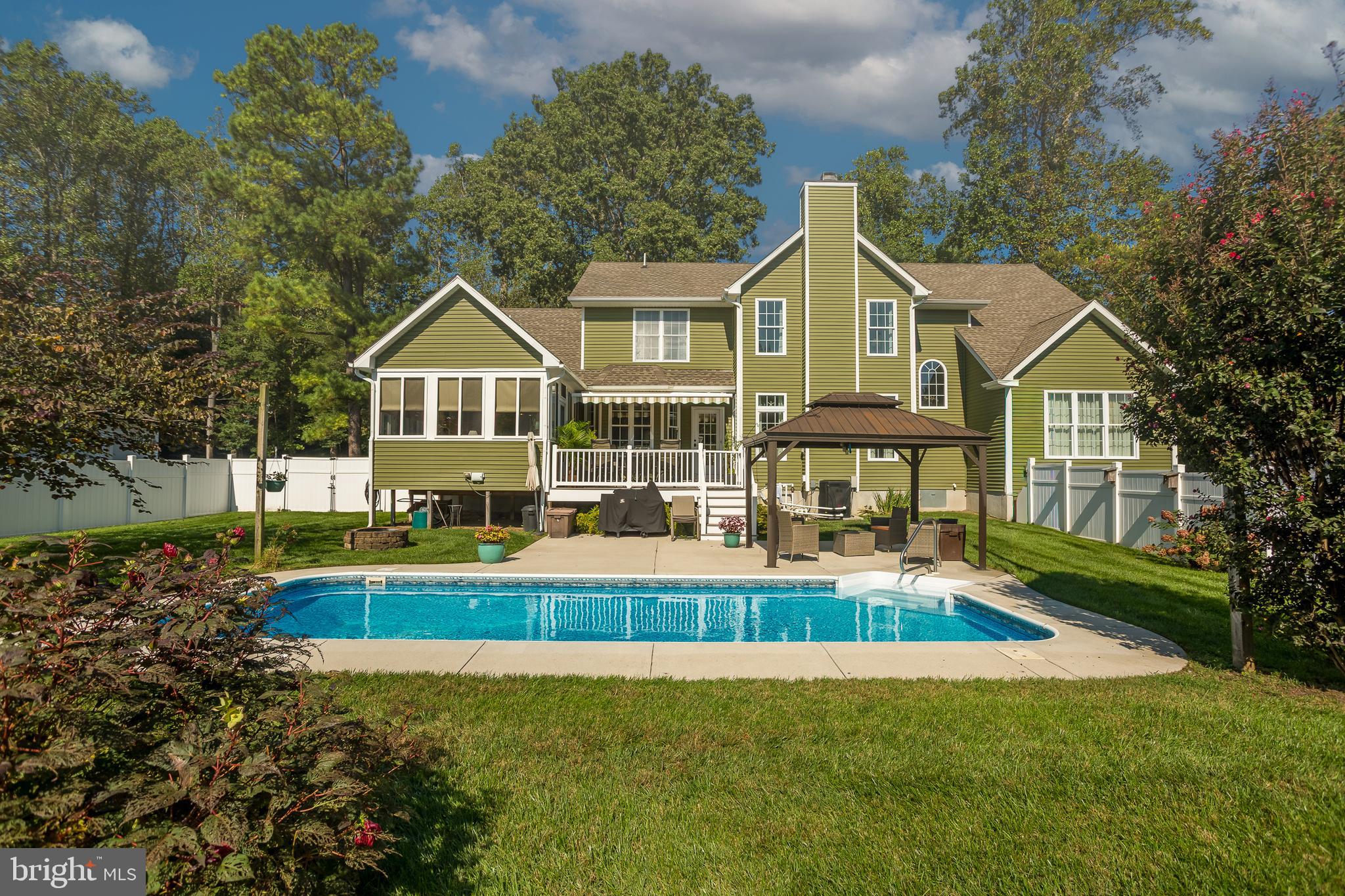 PINEWATER WOODS - Residential