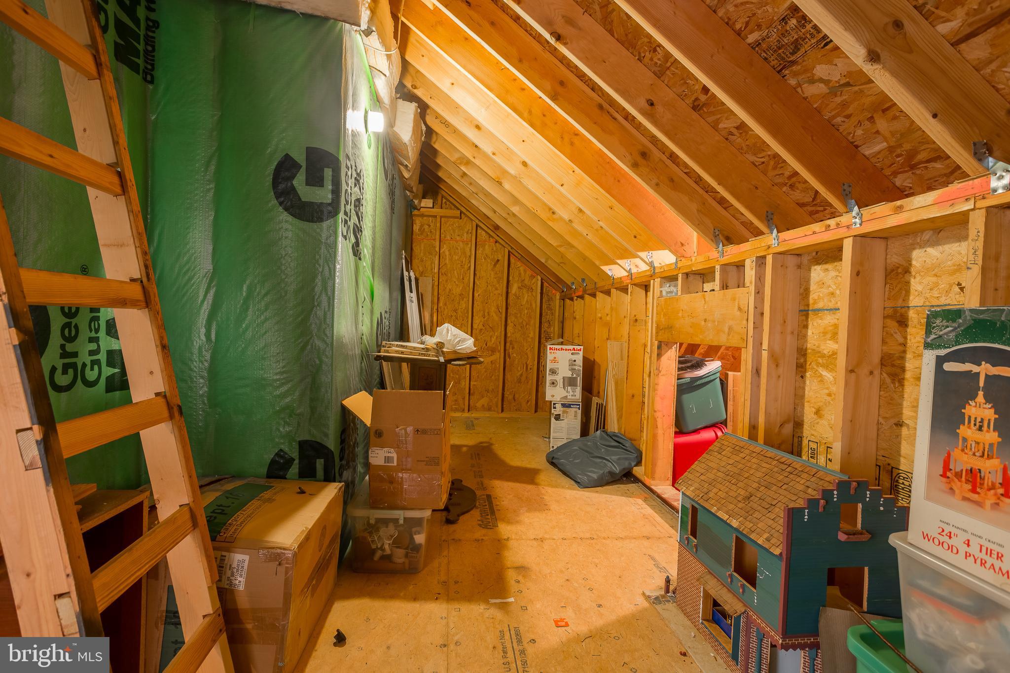 PINEWATER WOODS - Residential