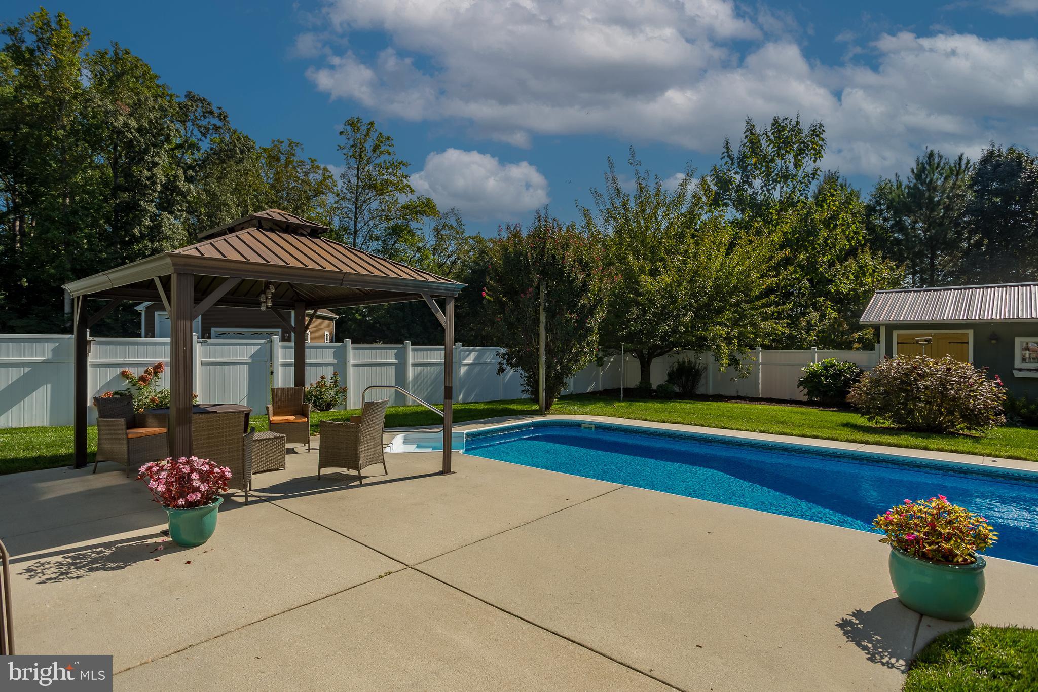 PINEWATER WOODS - Residential