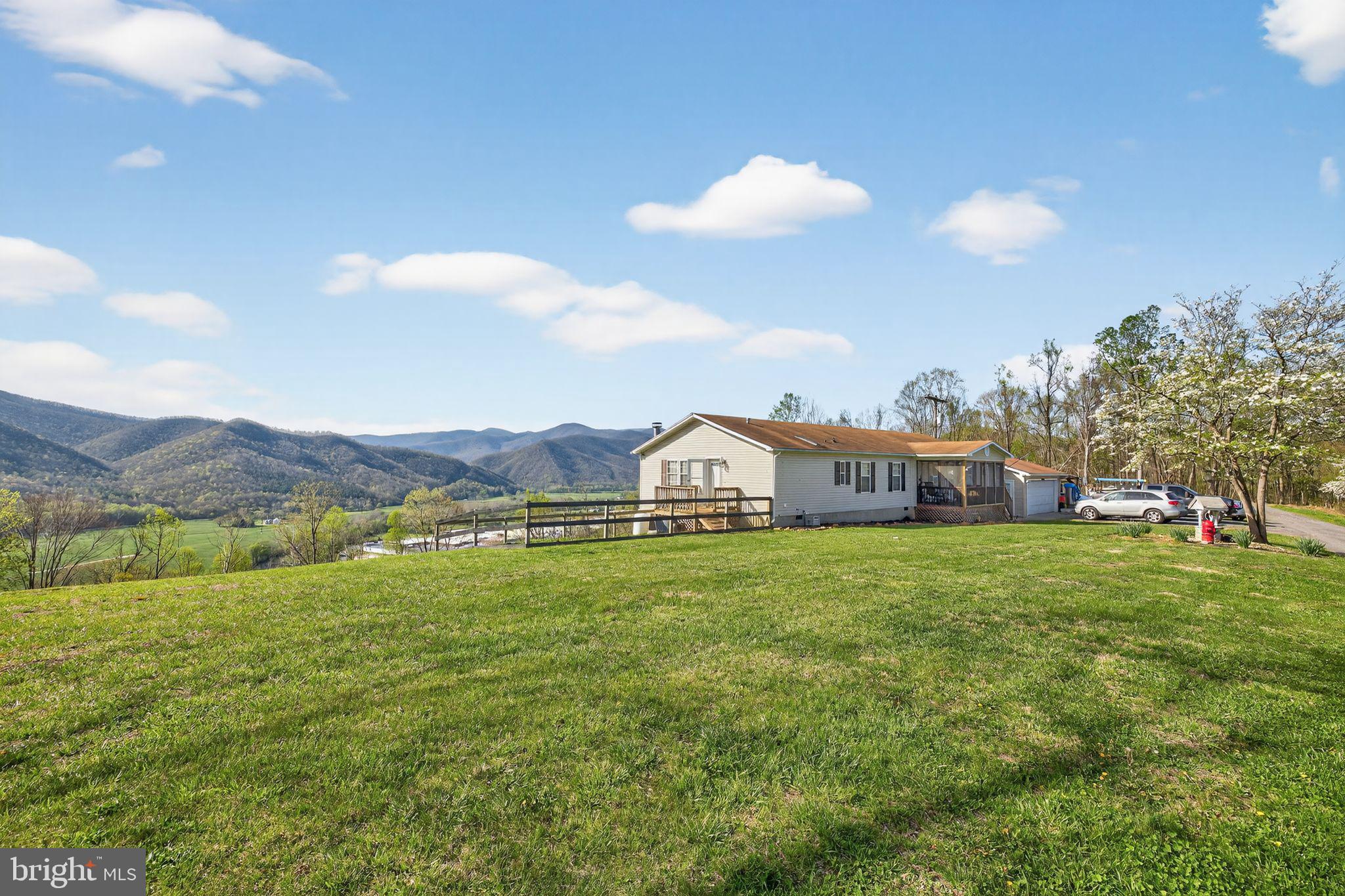 355 CLAN ALPINE WAY