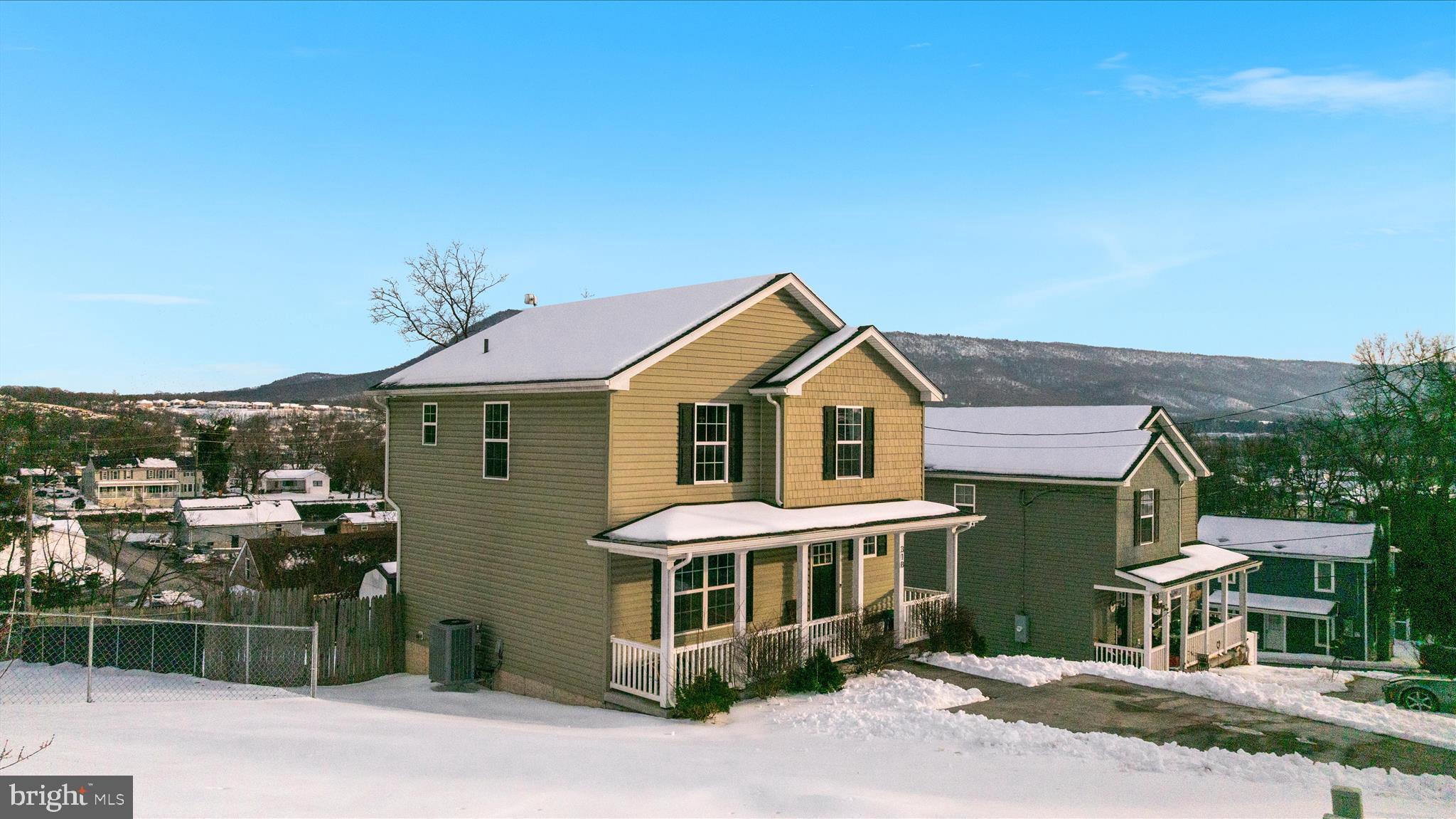 DAVIS STRASBURG - Residential