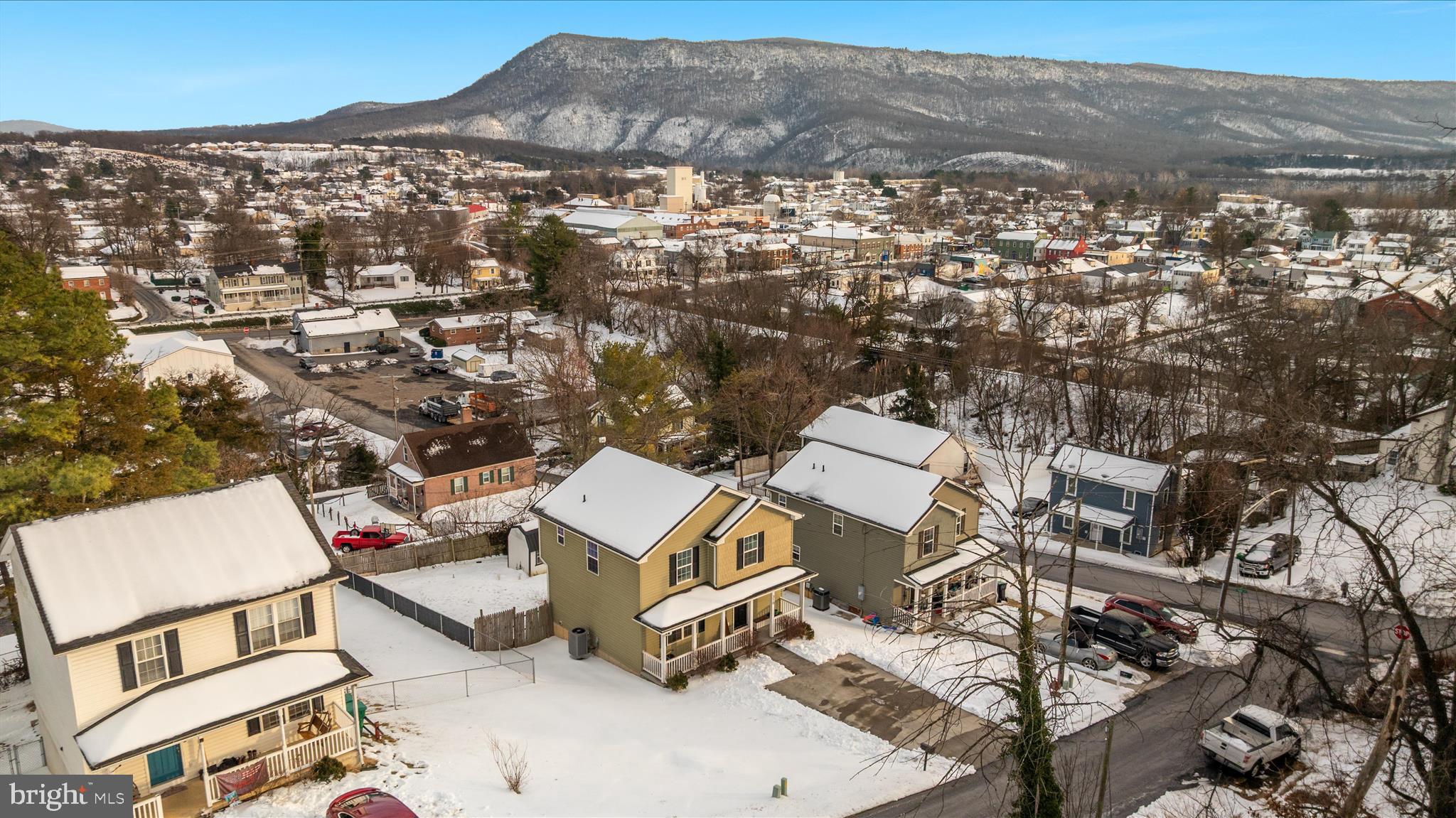 DAVIS STRASBURG - Residential