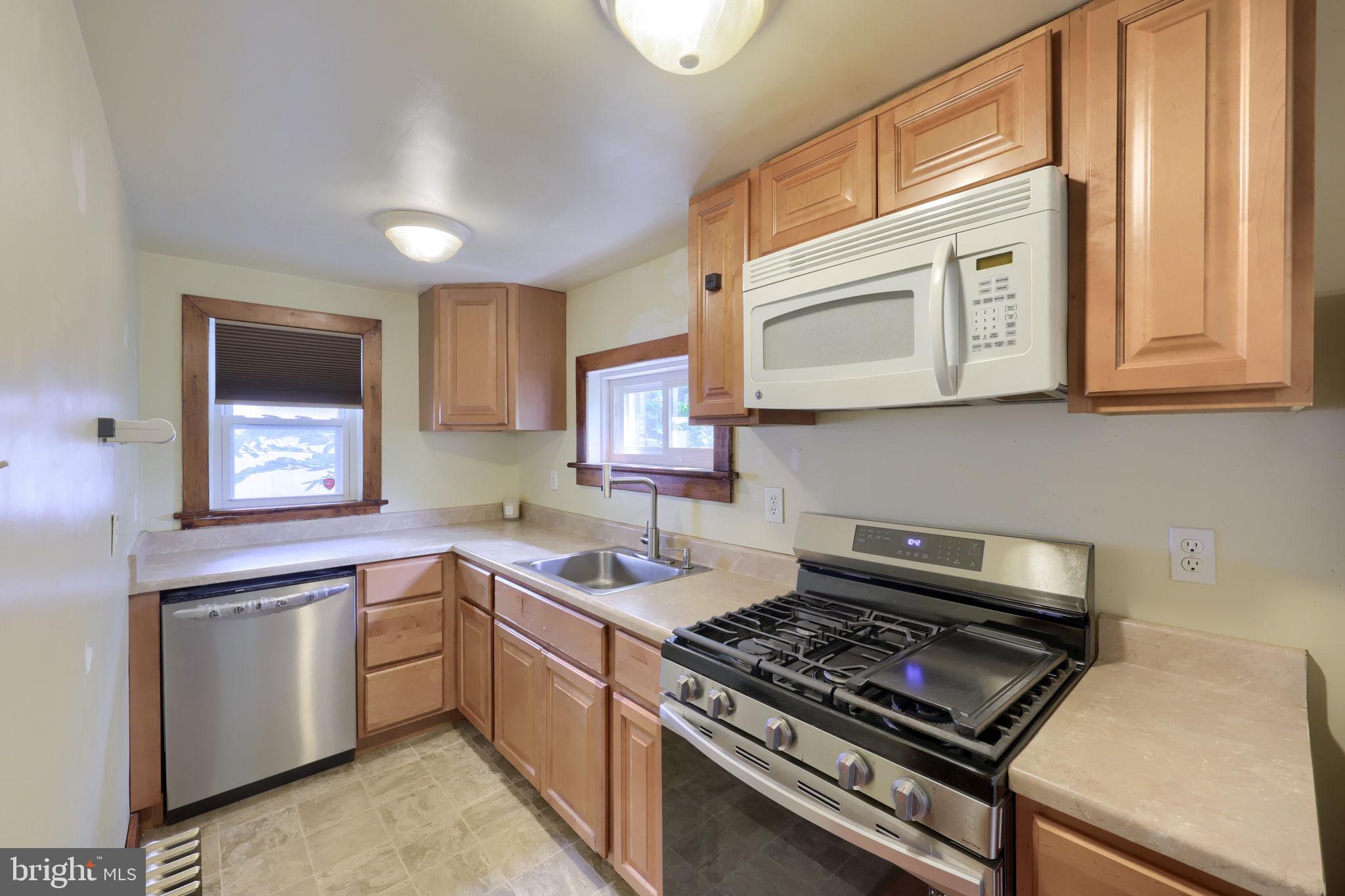 429 N PLEASANT AVENUE