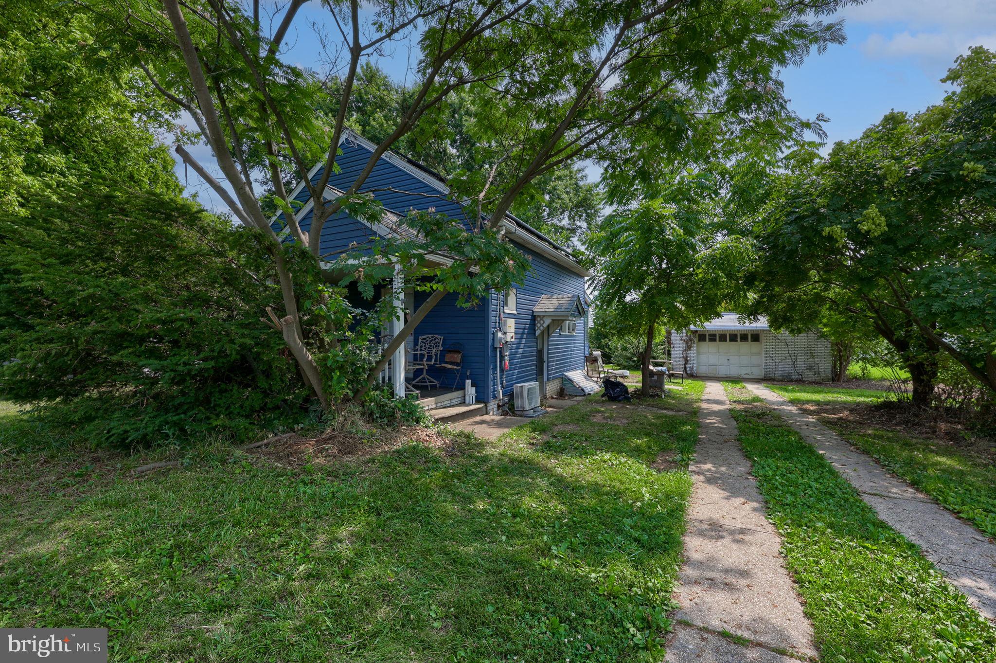 429 N PLEASANT AVENUE