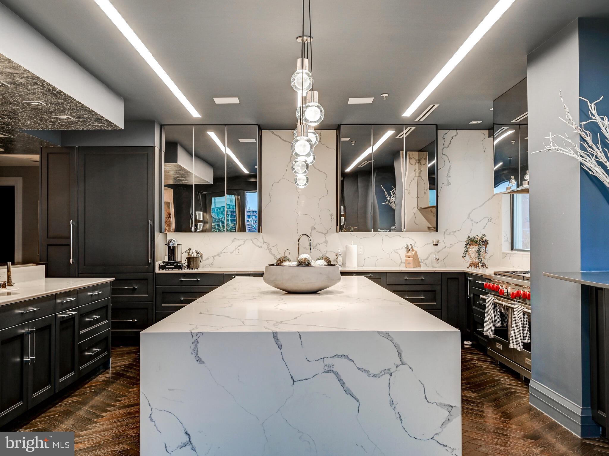 THE RITZ-CARLTON RESIDENCES - Residential