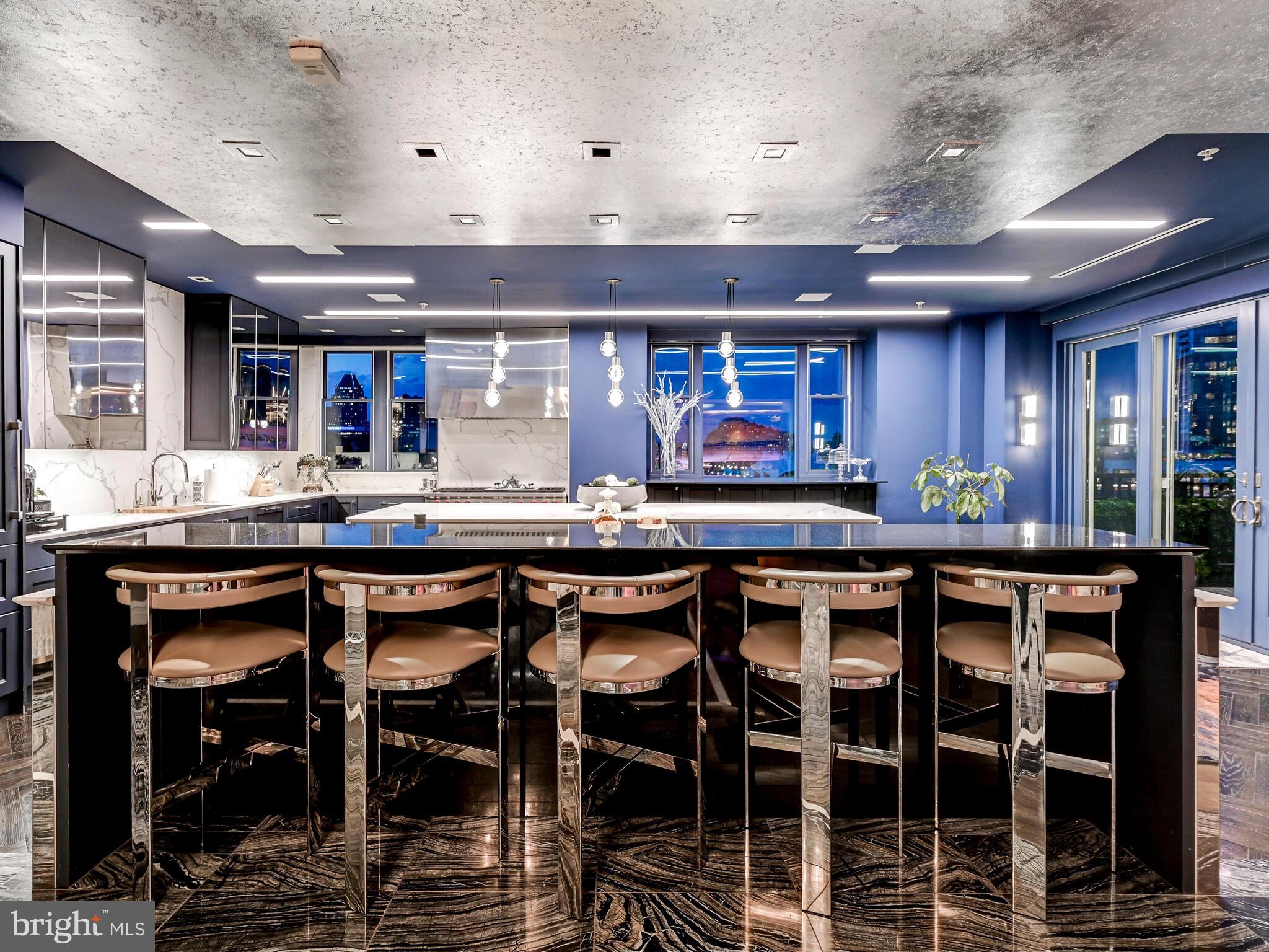 THE RITZ-CARLTON RESIDENCES - Residential