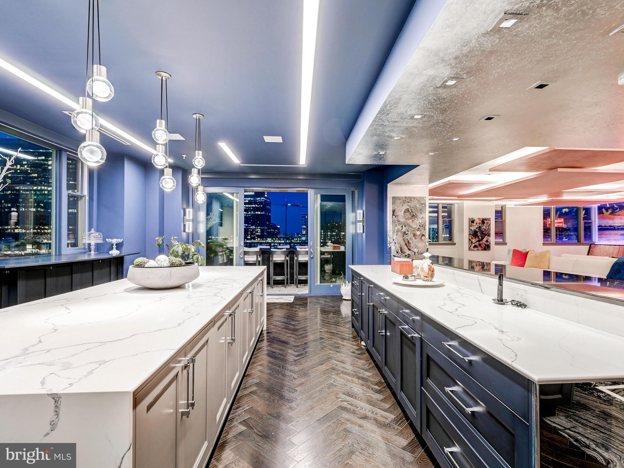 THE RITZ-CARLTON RESIDENCES - Residential