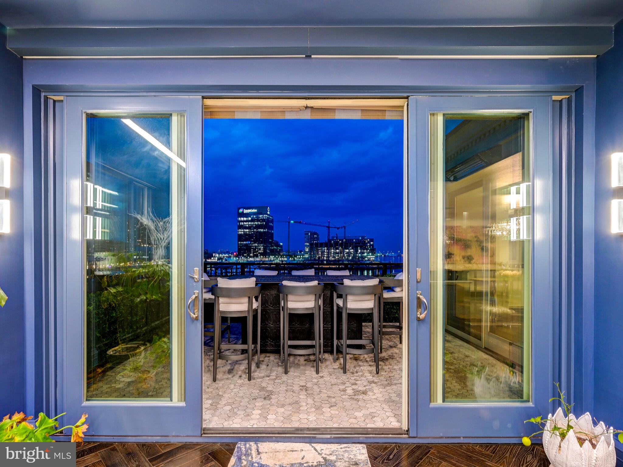 THE RITZ-CARLTON RESIDENCES - Residential
