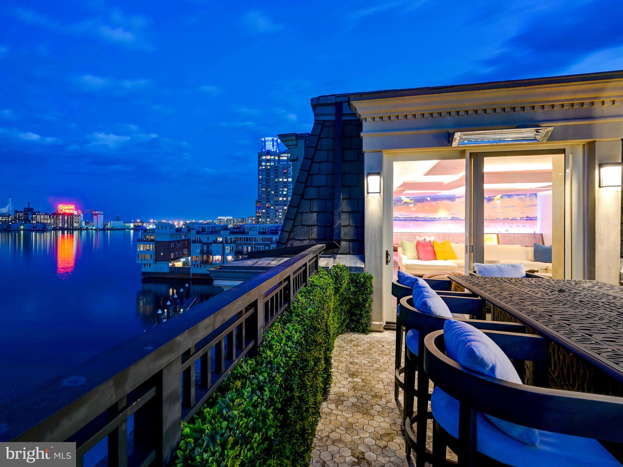THE RITZ-CARLTON RESIDENCES - Residential