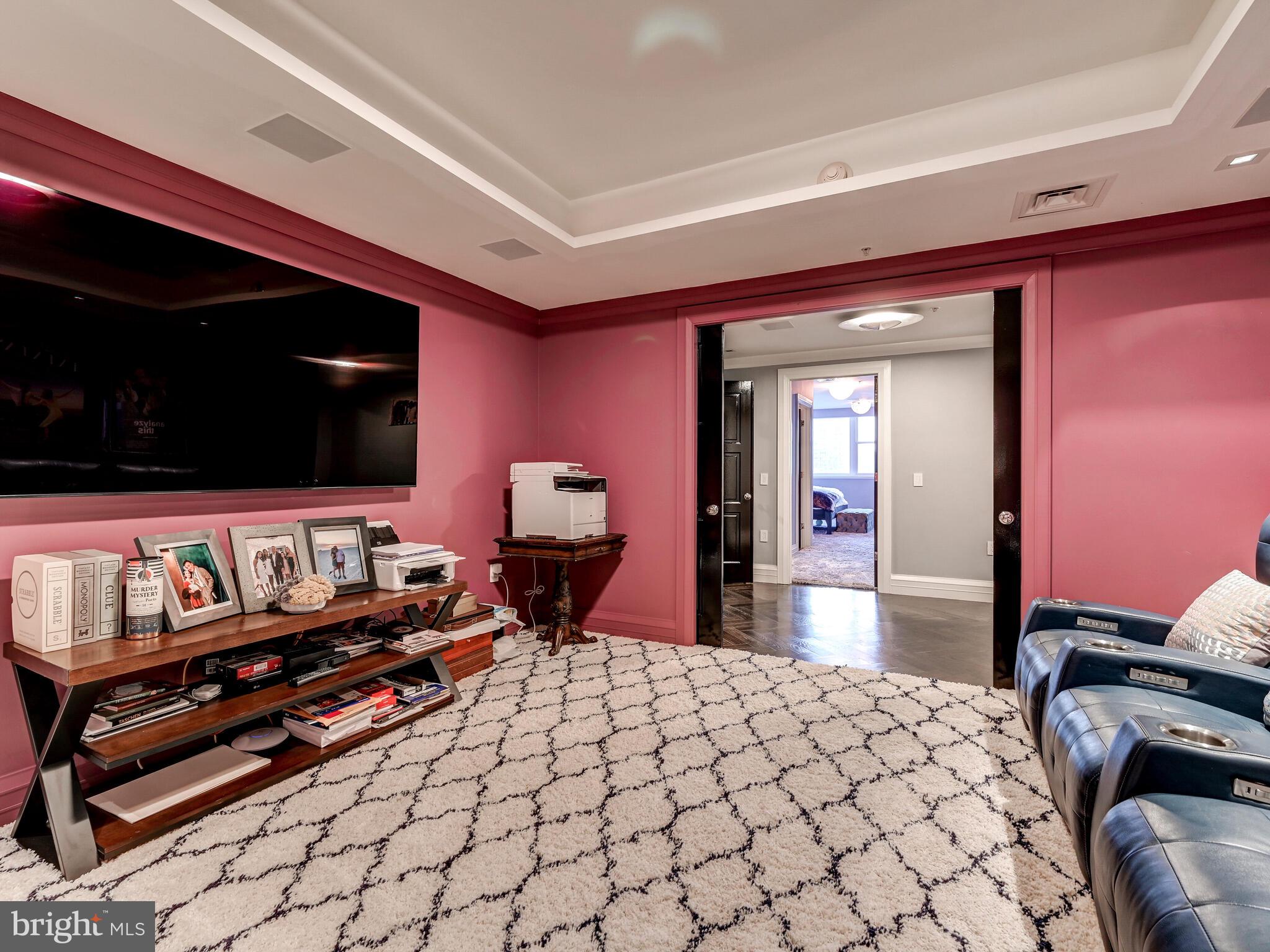 THE RITZ-CARLTON RESIDENCES - Residential