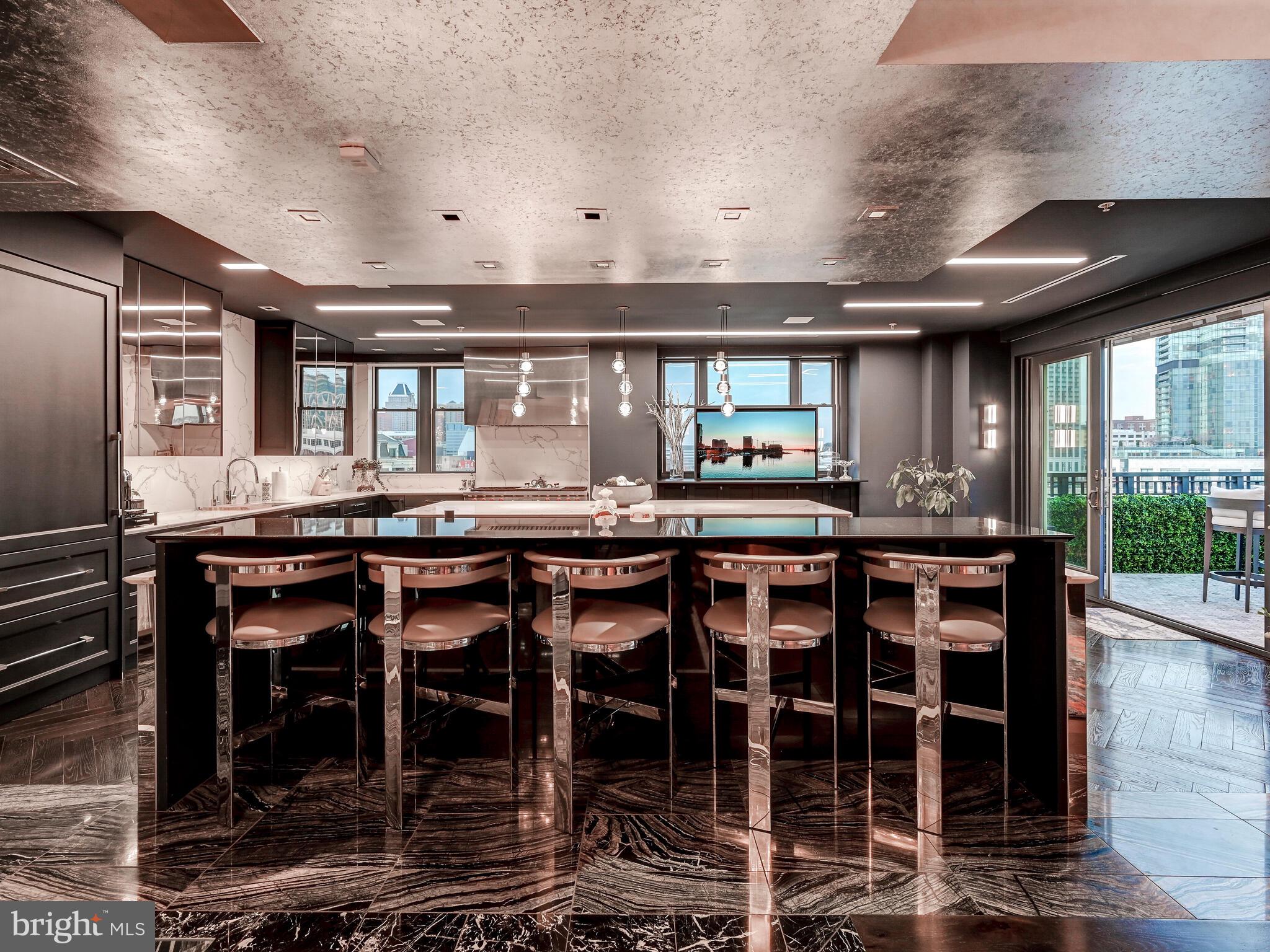 THE RITZ-CARLTON RESIDENCES - Residential