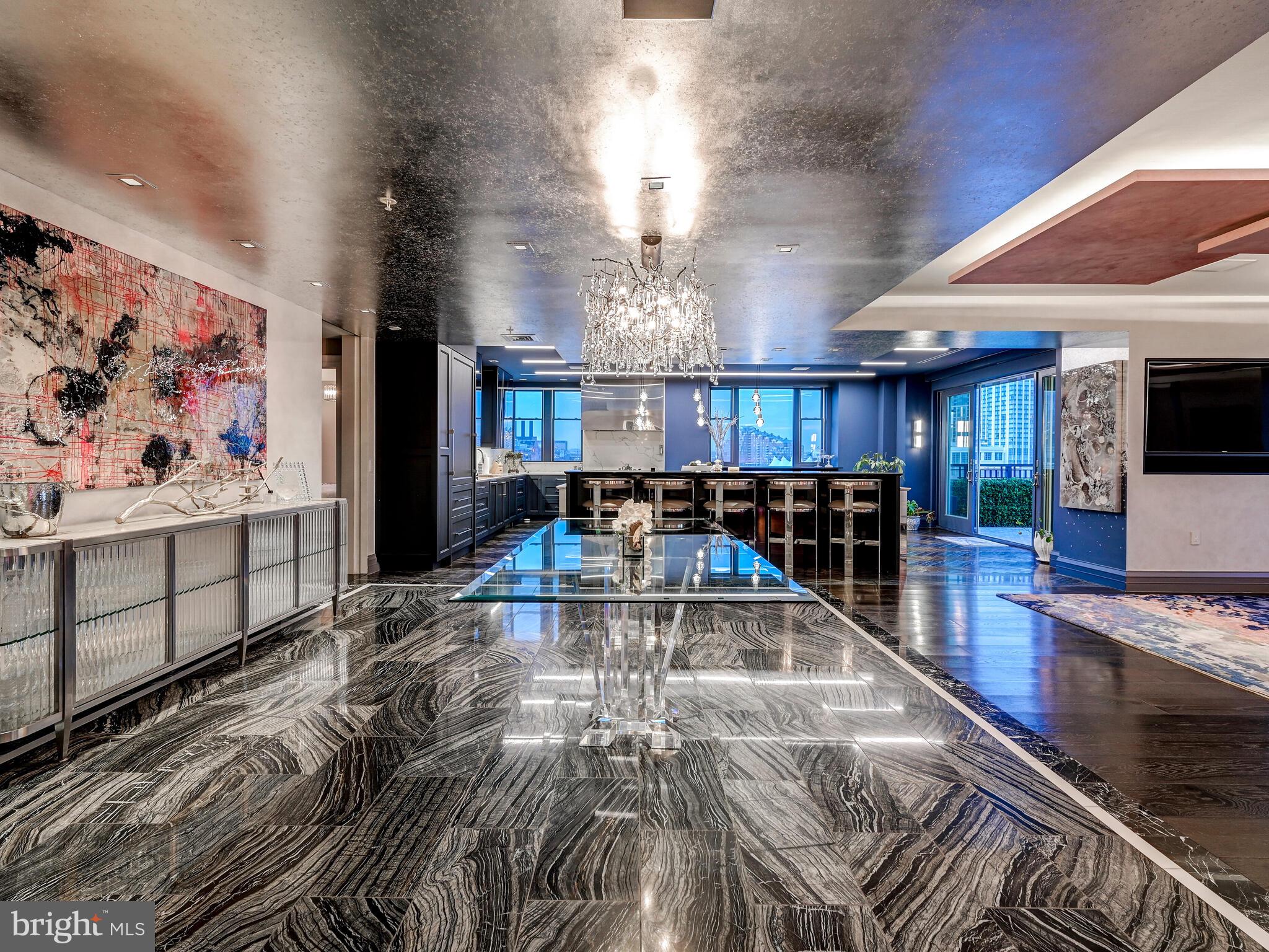THE RITZ-CARLTON RESIDENCES - Residential