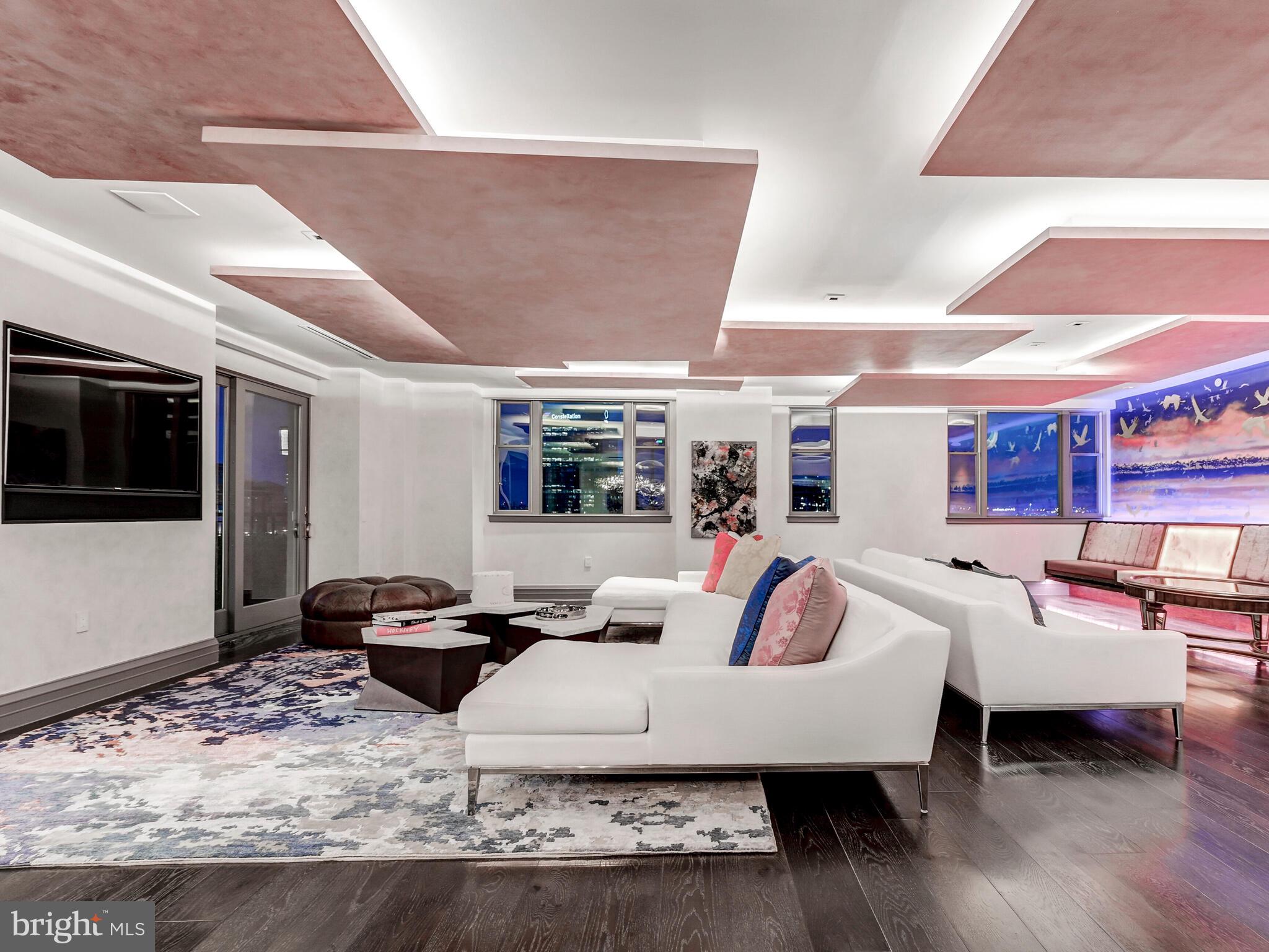 THE RITZ-CARLTON RESIDENCES - Residential