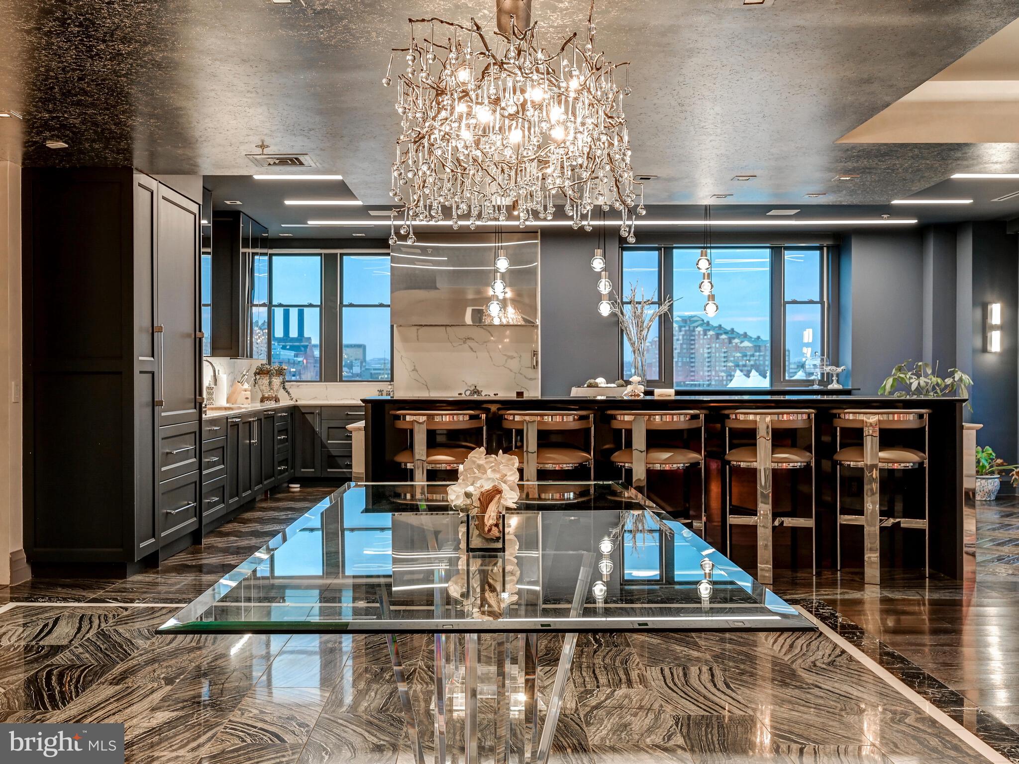 THE RITZ-CARLTON RESIDENCES - Residential