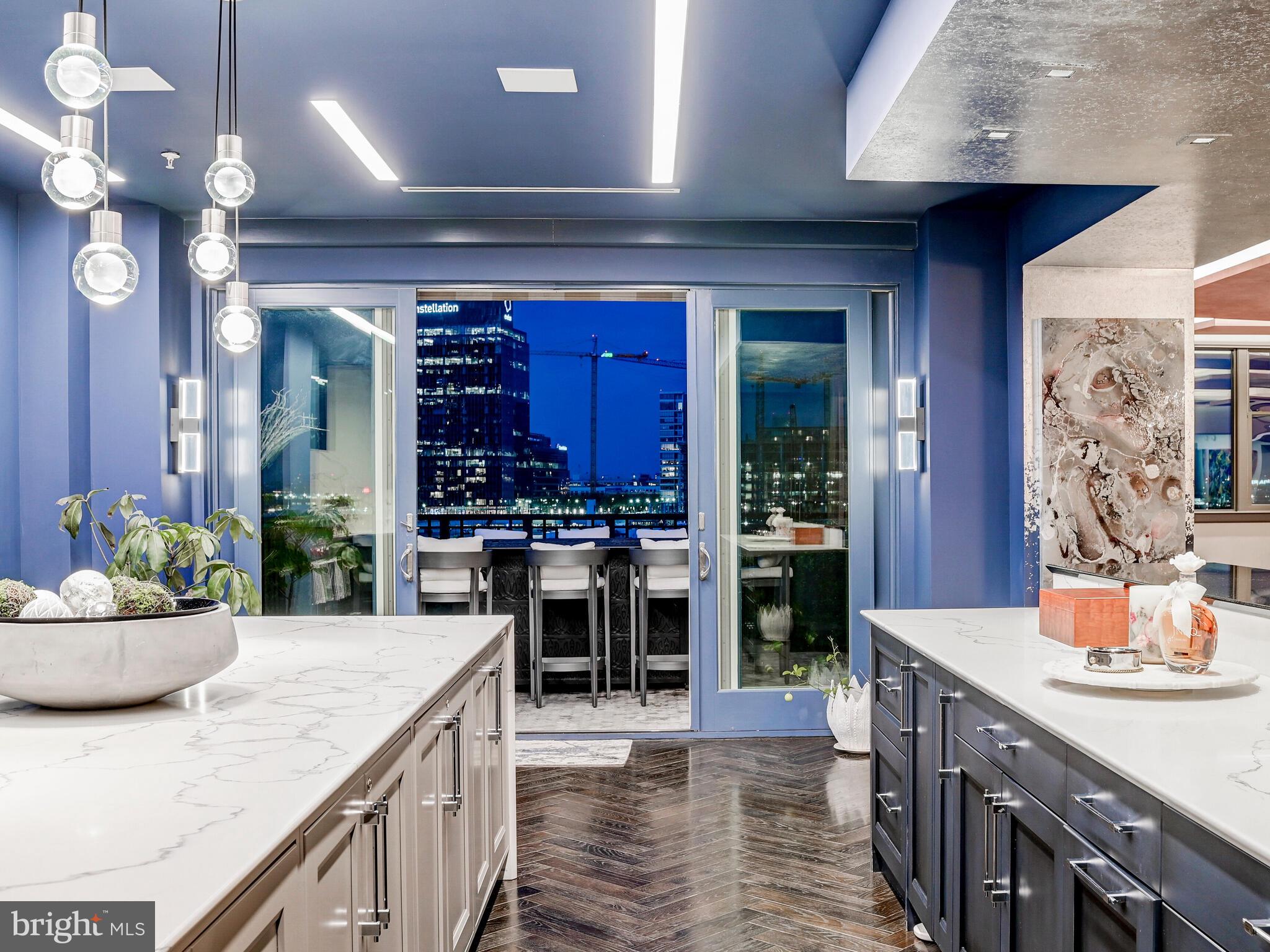 THE RITZ-CARLTON RESIDENCES - Residential