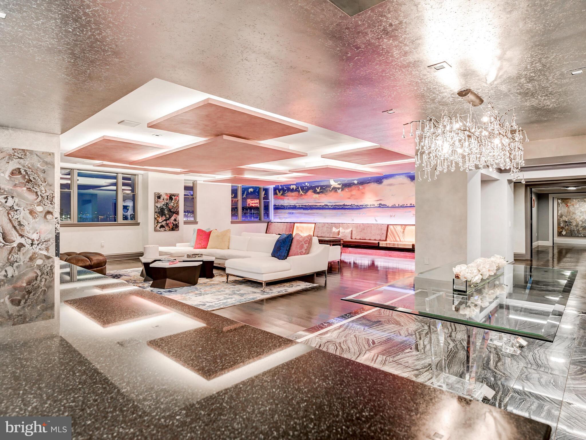 THE RITZ-CARLTON RESIDENCES - Residential