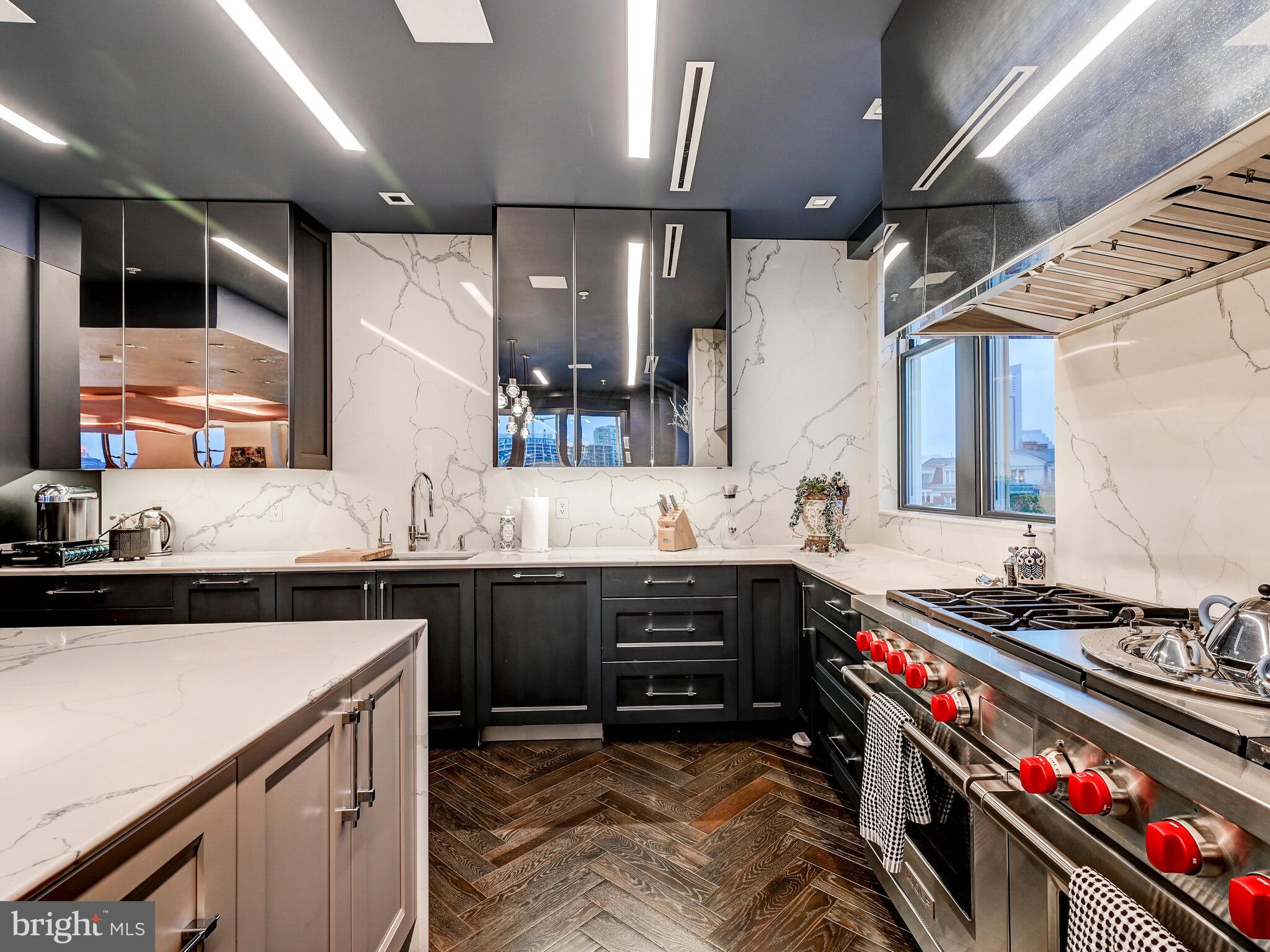THE RITZ-CARLTON RESIDENCES - Residential