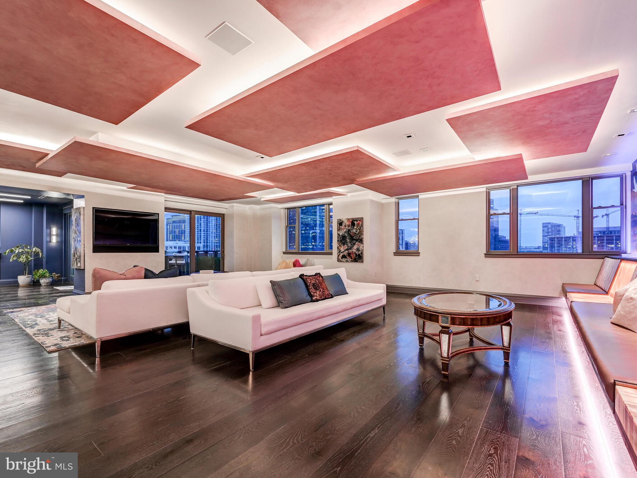 THE RITZ-CARLTON RESIDENCES - Residential