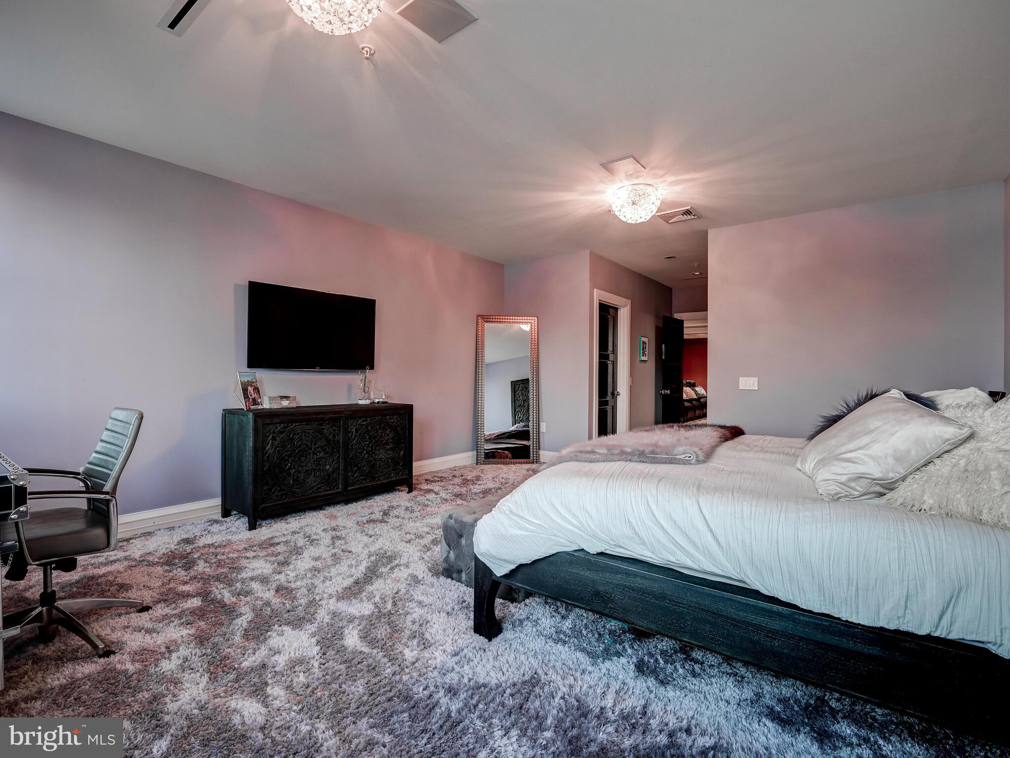 THE RITZ-CARLTON RESIDENCES - Residential
