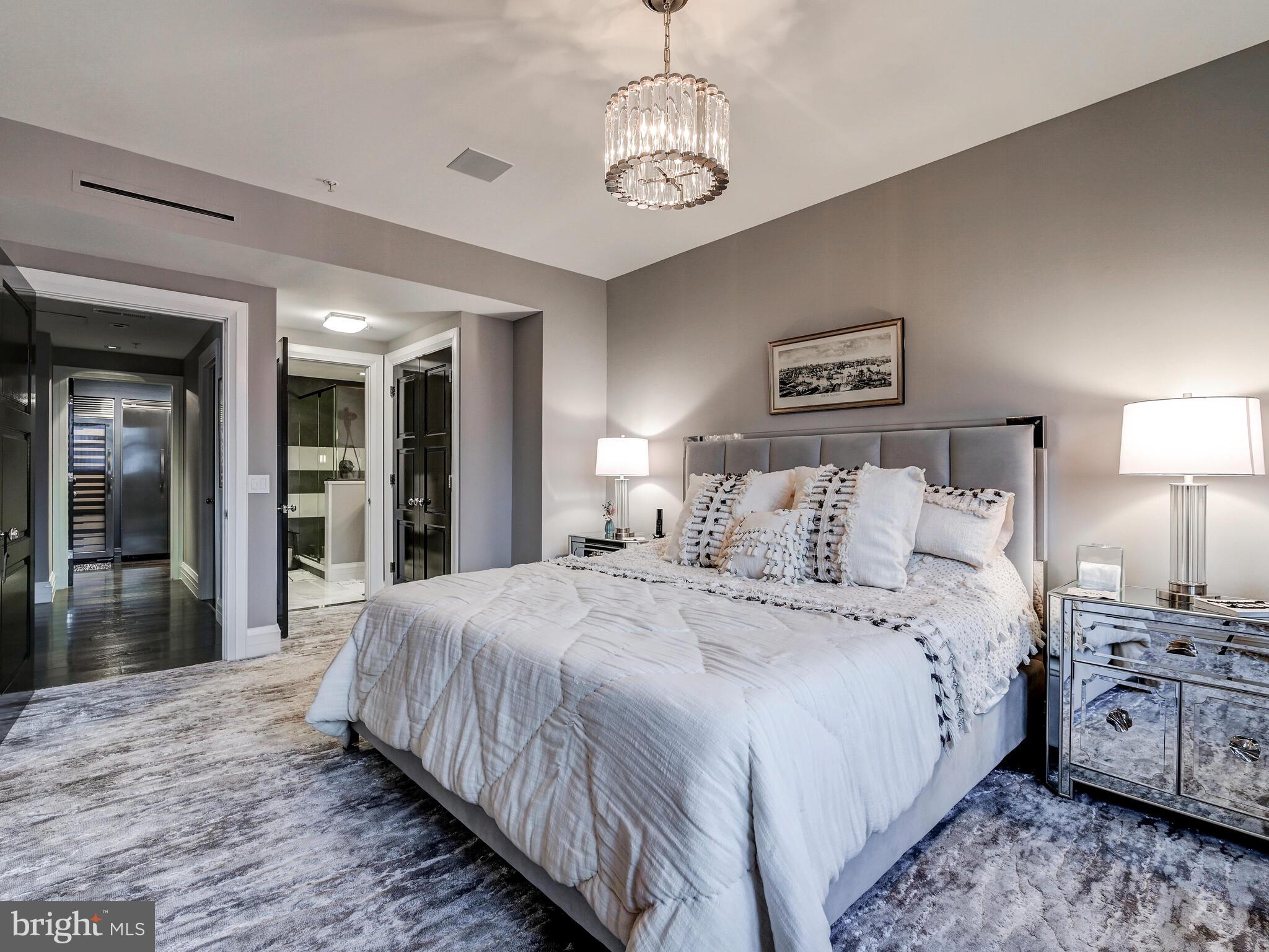 THE RITZ-CARLTON RESIDENCES - Residential
