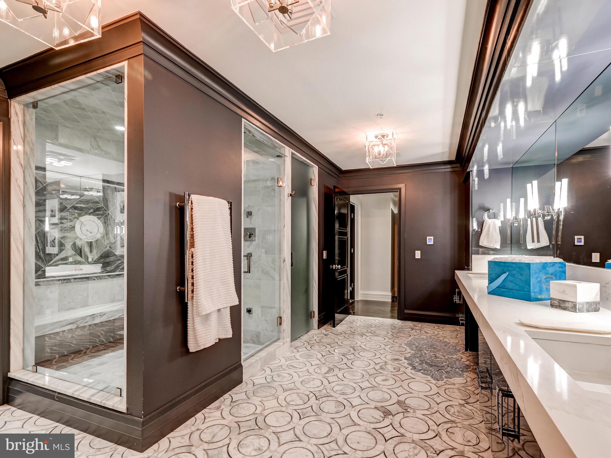 THE RITZ-CARLTON RESIDENCES - Residential
