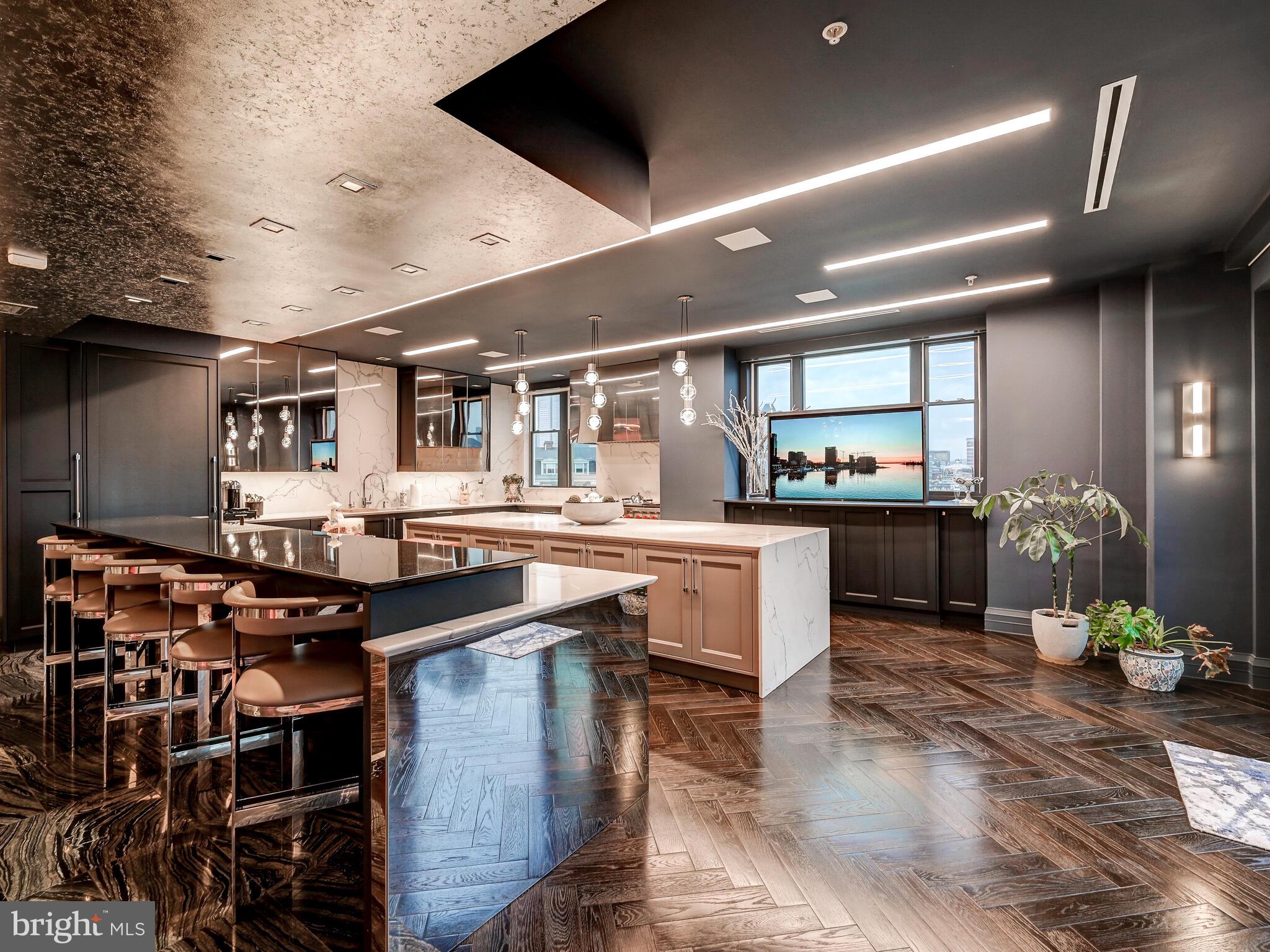 THE RITZ-CARLTON RESIDENCES - Residential