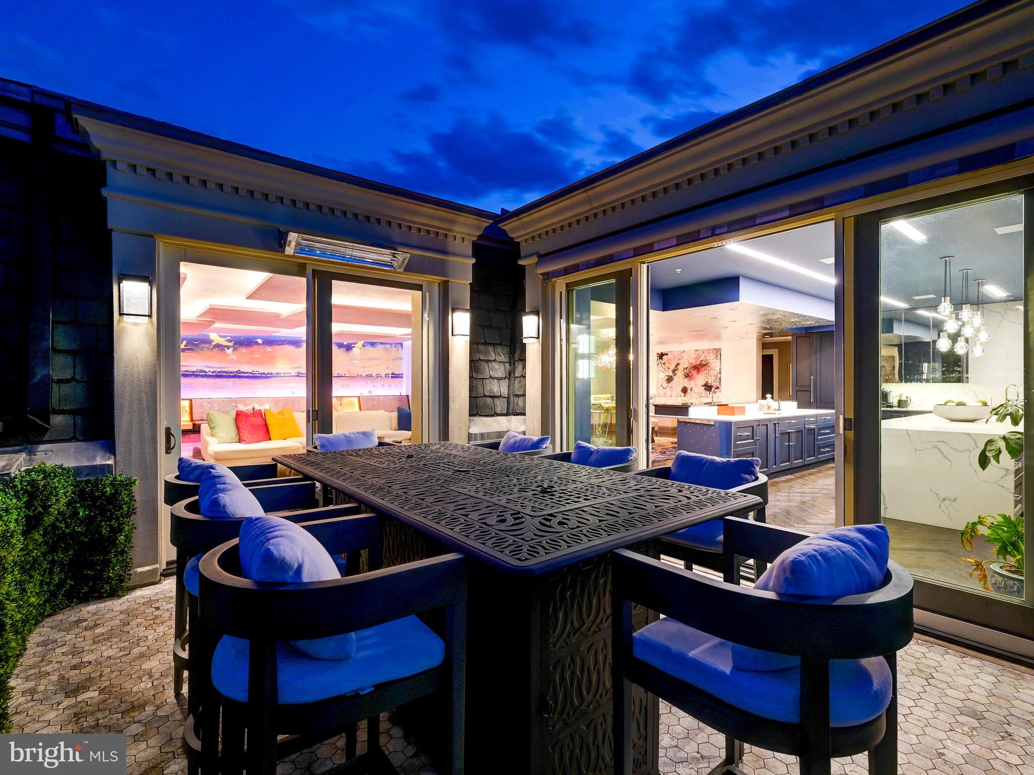 THE RITZ-CARLTON RESIDENCES - Residential