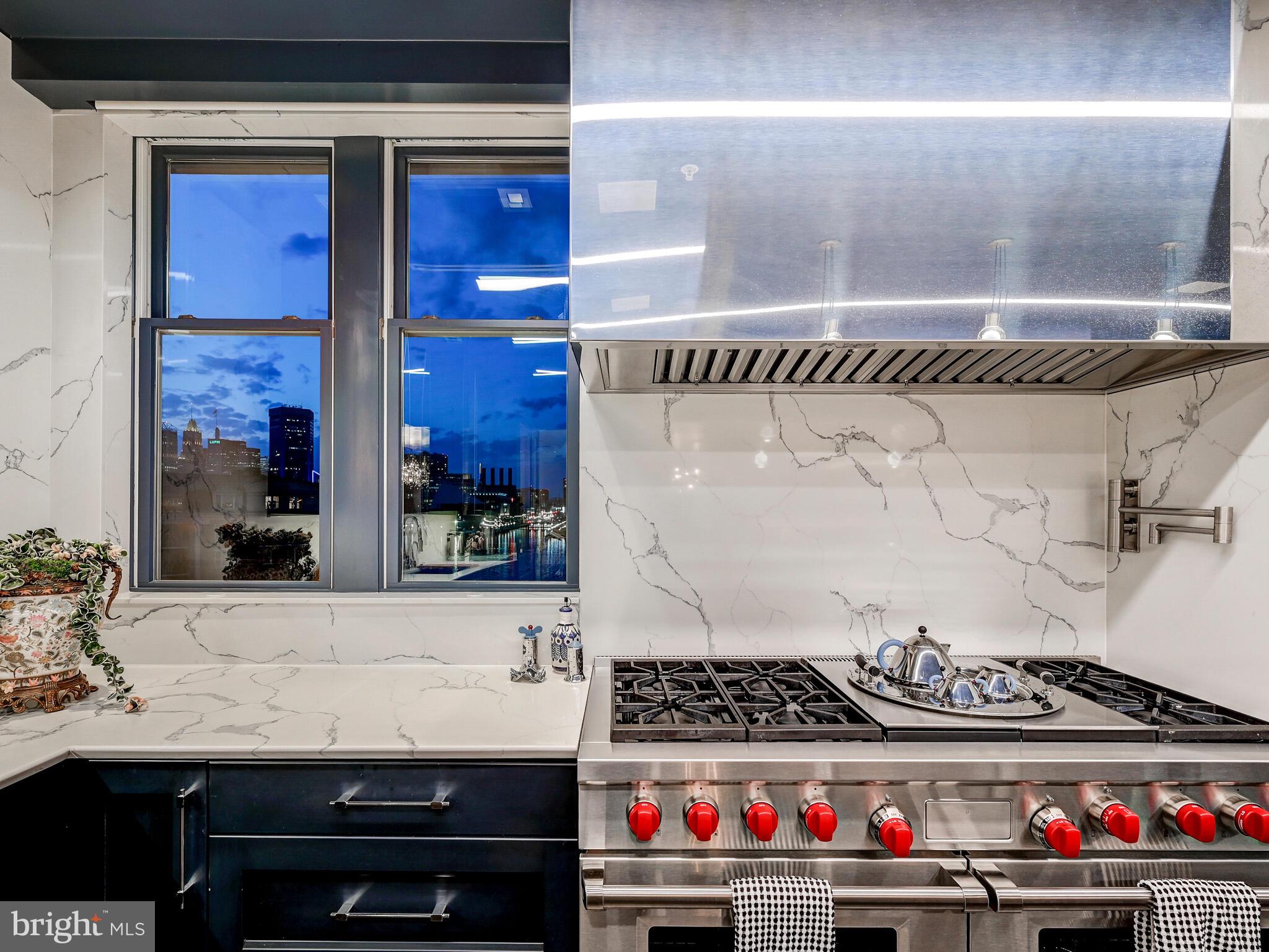 THE RITZ-CARLTON RESIDENCES - Residential