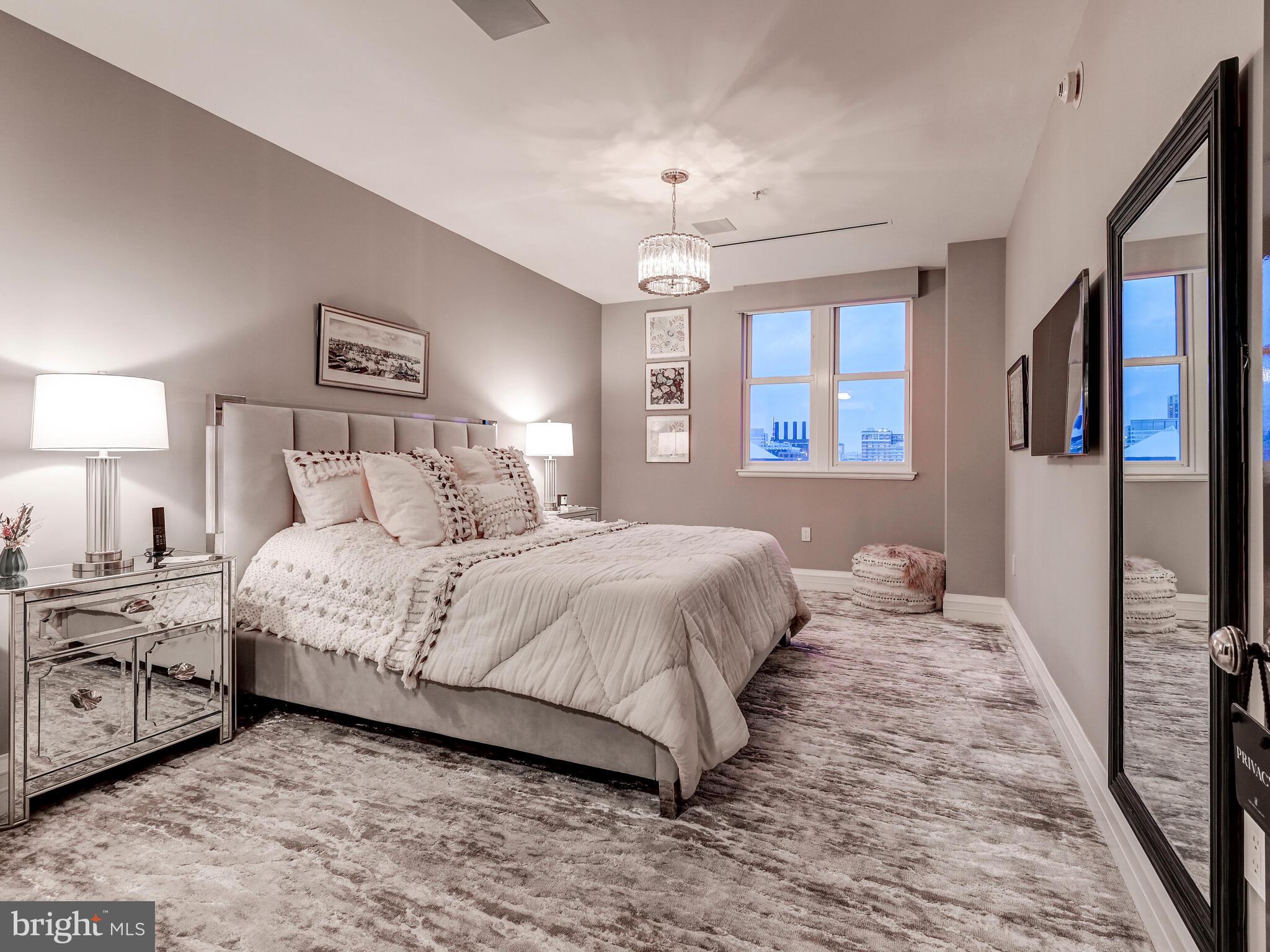 THE RITZ-CARLTON RESIDENCES - Residential