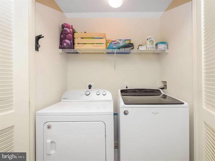 SUNSET ISLAND - Residential