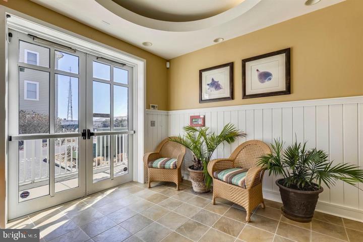 SUNSET ISLAND - Residential