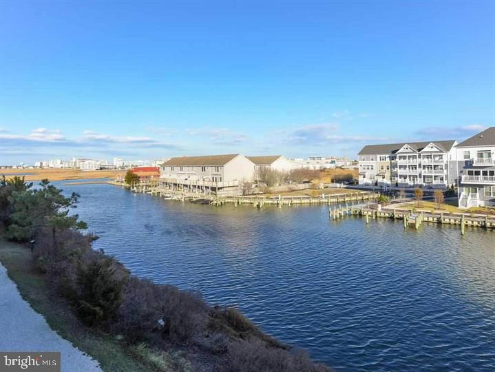 SUNSET ISLAND - Residential