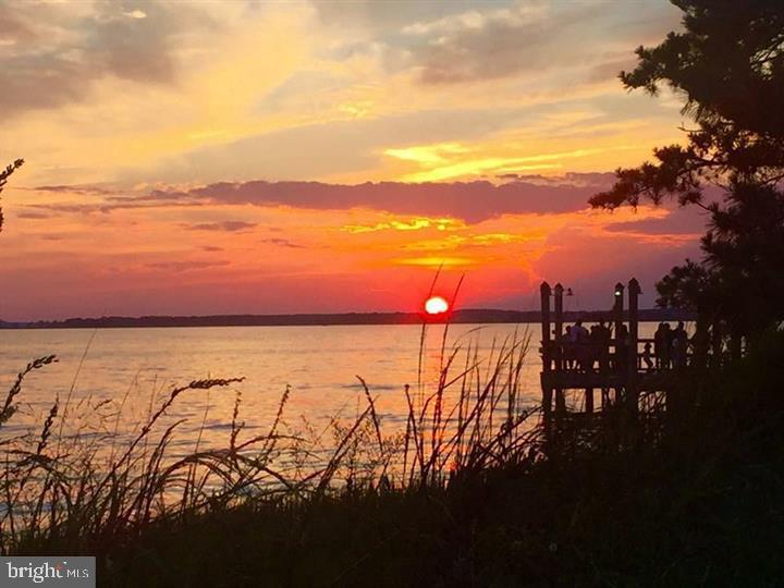 SUNSET ISLAND - Residential