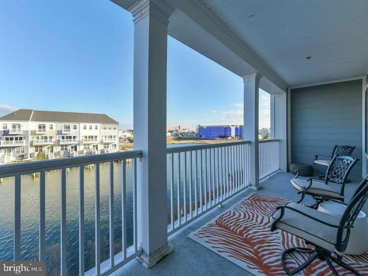 SUNSET ISLAND - Residential