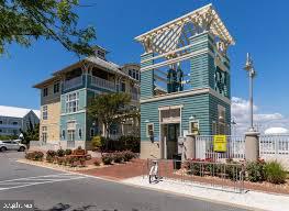 SUNSET ISLAND - Residential