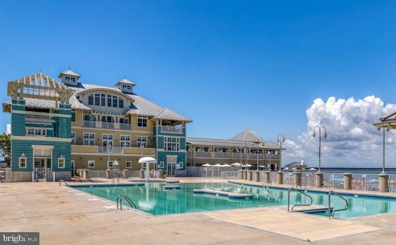 SUNSET ISLAND - Residential