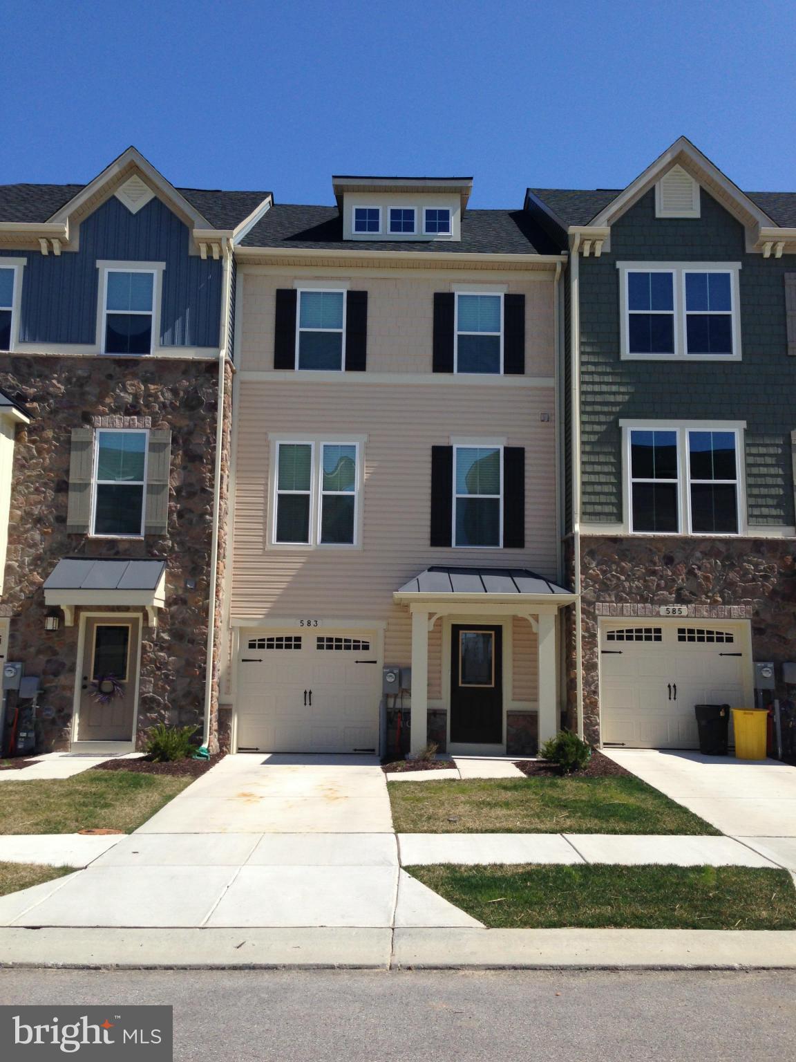 CREEKSIDE VILLAGE AT TANYARD SPRINGS - Residential Lease