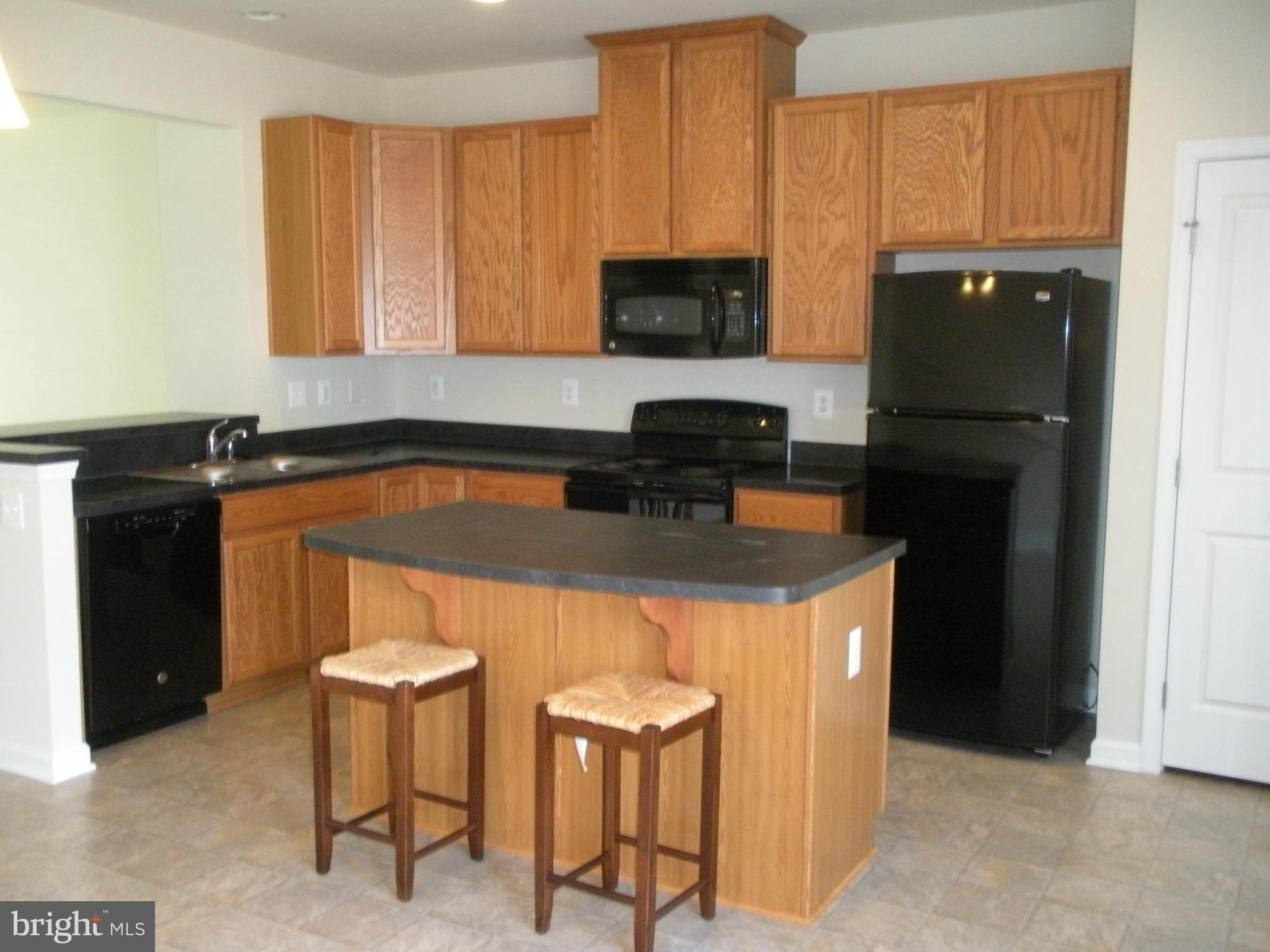 CREEKSIDE VILLAGE AT TANYARD SPRINGS - Residential Lease