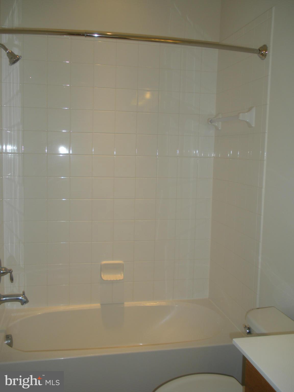 CREEKSIDE VILLAGE AT TANYARD SPRINGS - Residential Lease