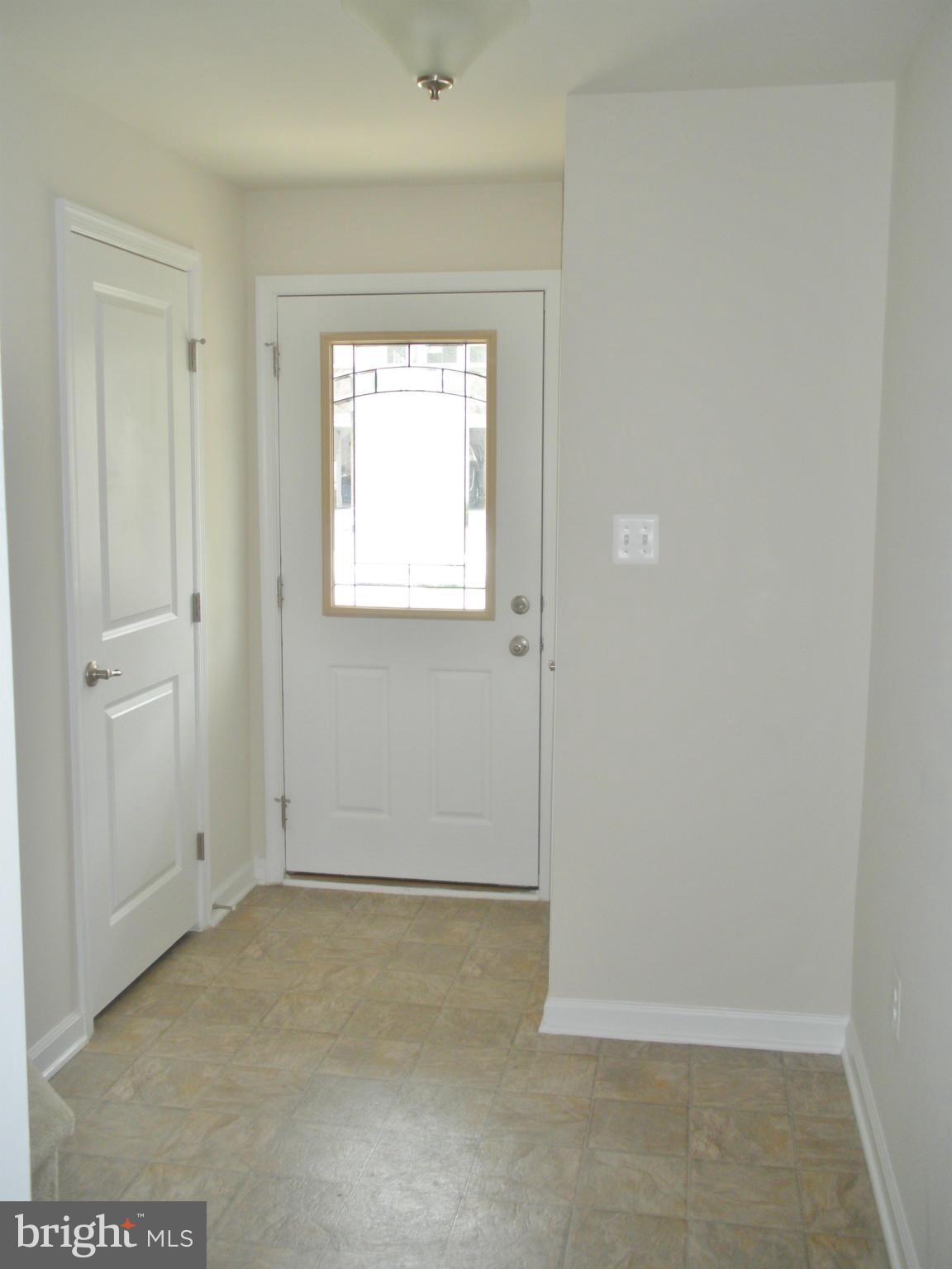 CREEKSIDE VILLAGE AT TANYARD SPRINGS - Residential Lease