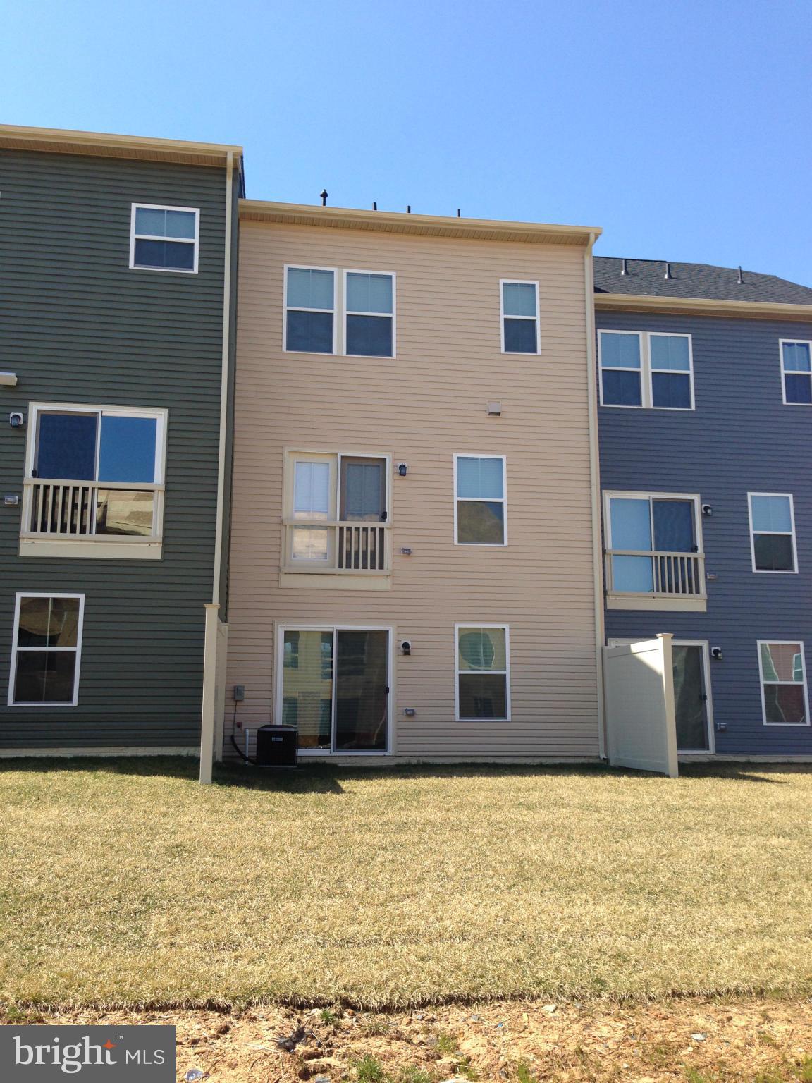 CREEKSIDE VILLAGE AT TANYARD SPRINGS - Residential Lease