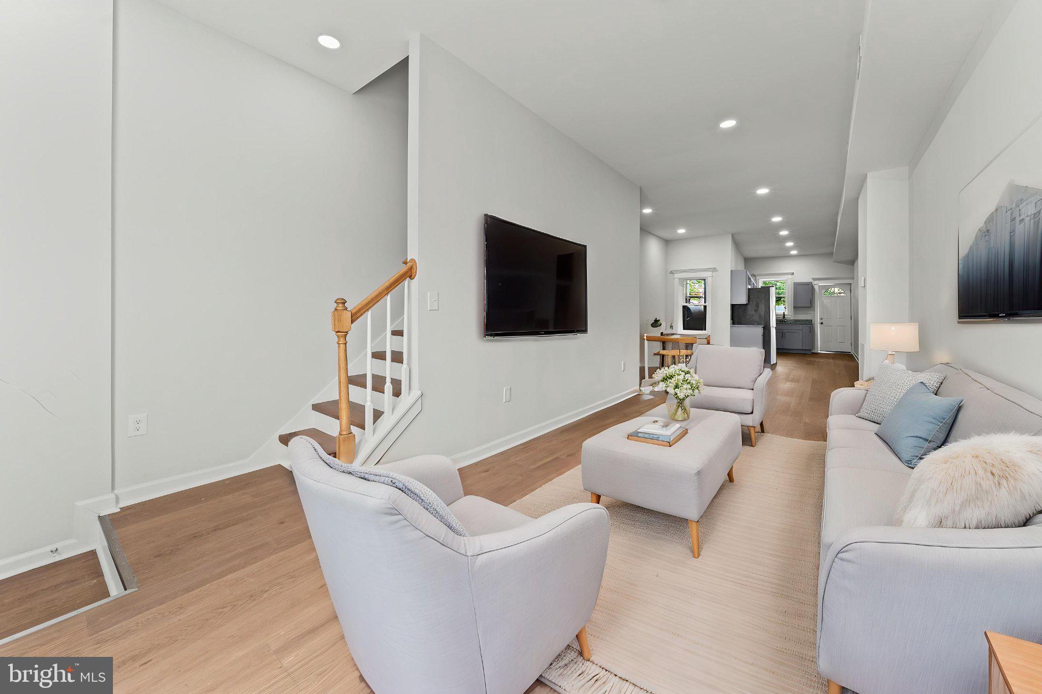 1836 W FAYETTE STREET