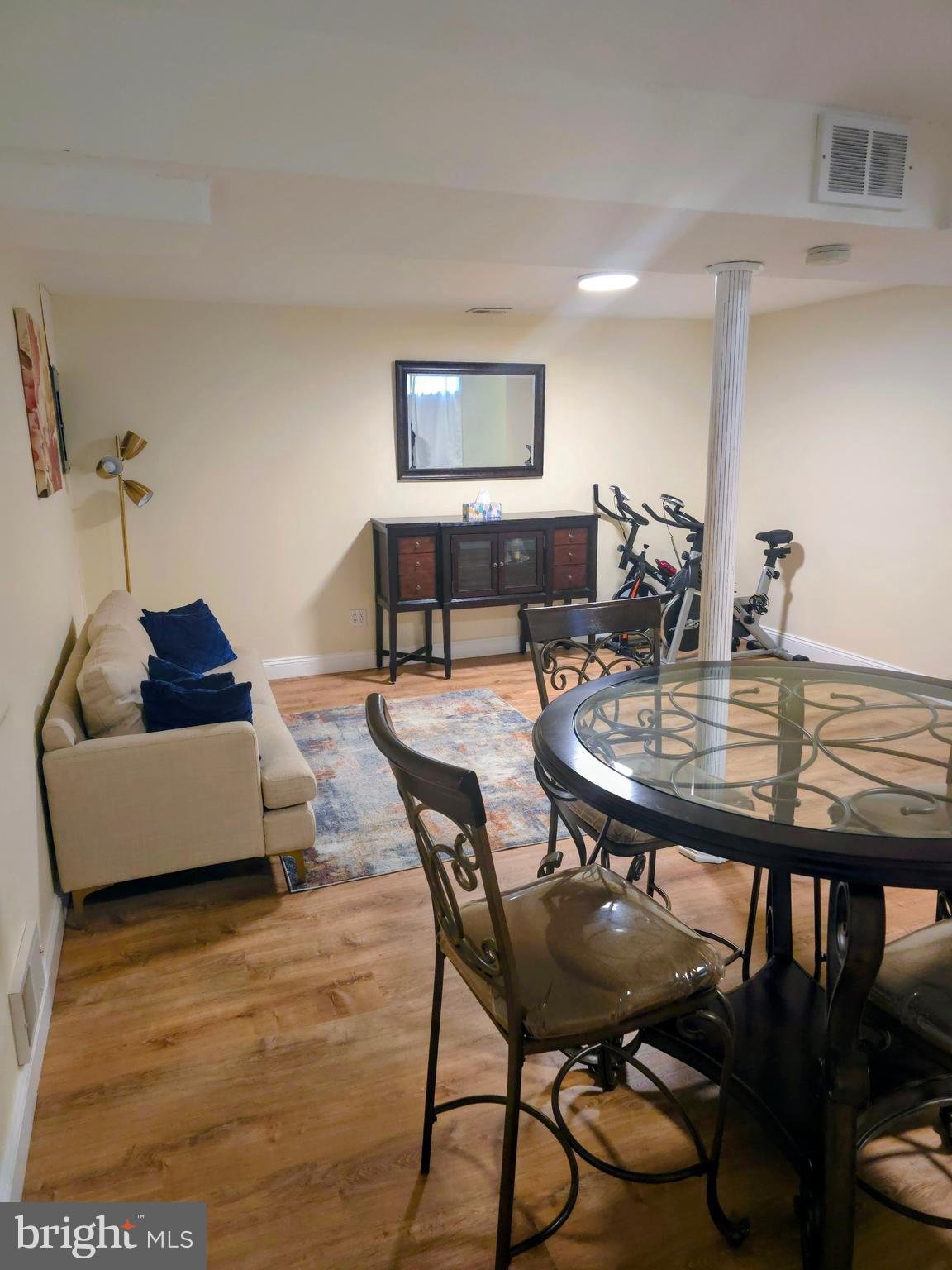 ROSLYN - Residential
